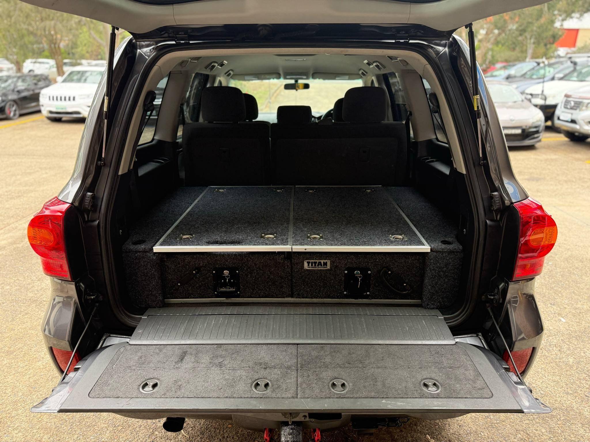 TOYOTA LANDCRUISER