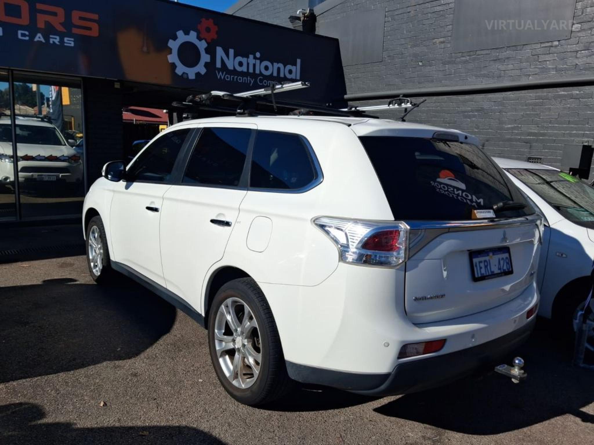 MITSUBISHI OUTLANDER