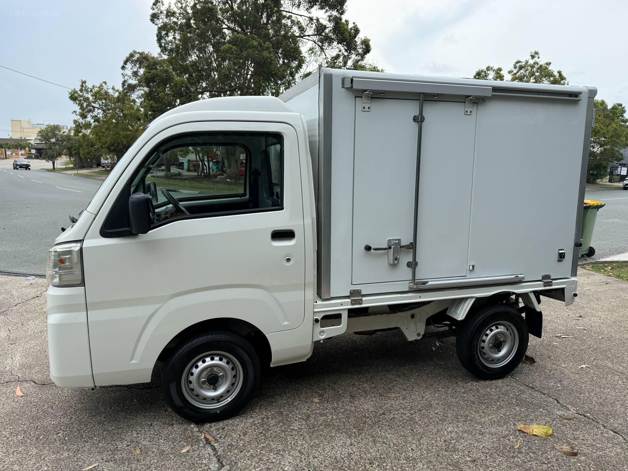 DAIHATSU HI-JET