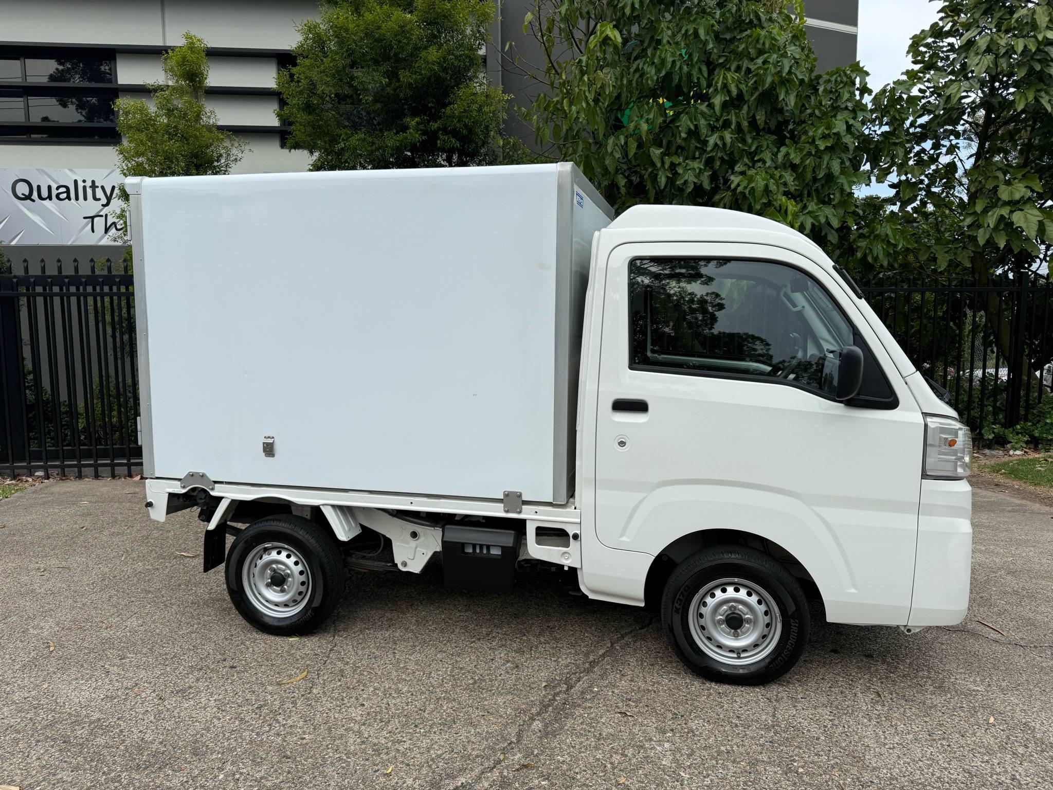 DAIHATSU HI-JET