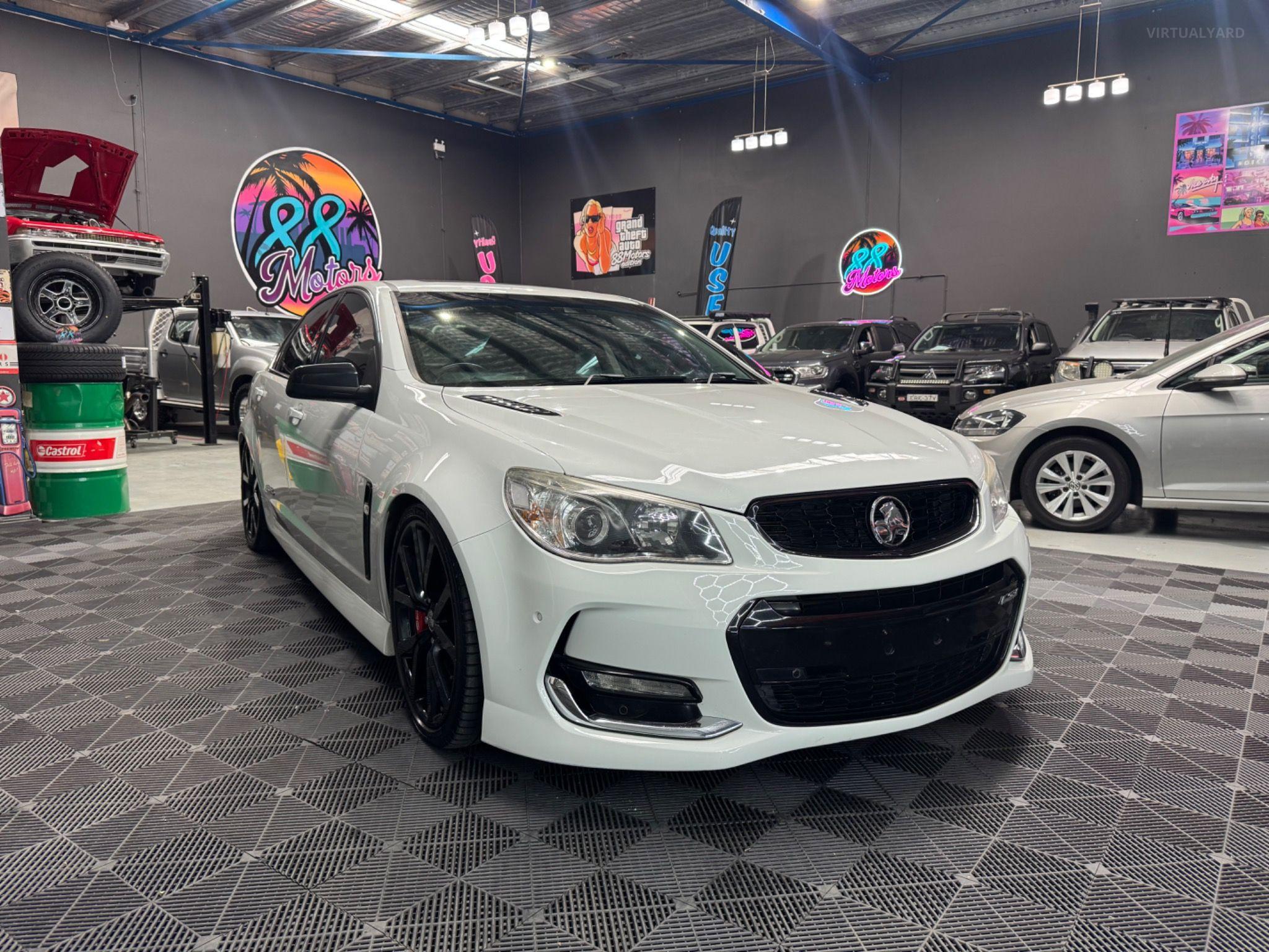 HOLDEN COMMODORE