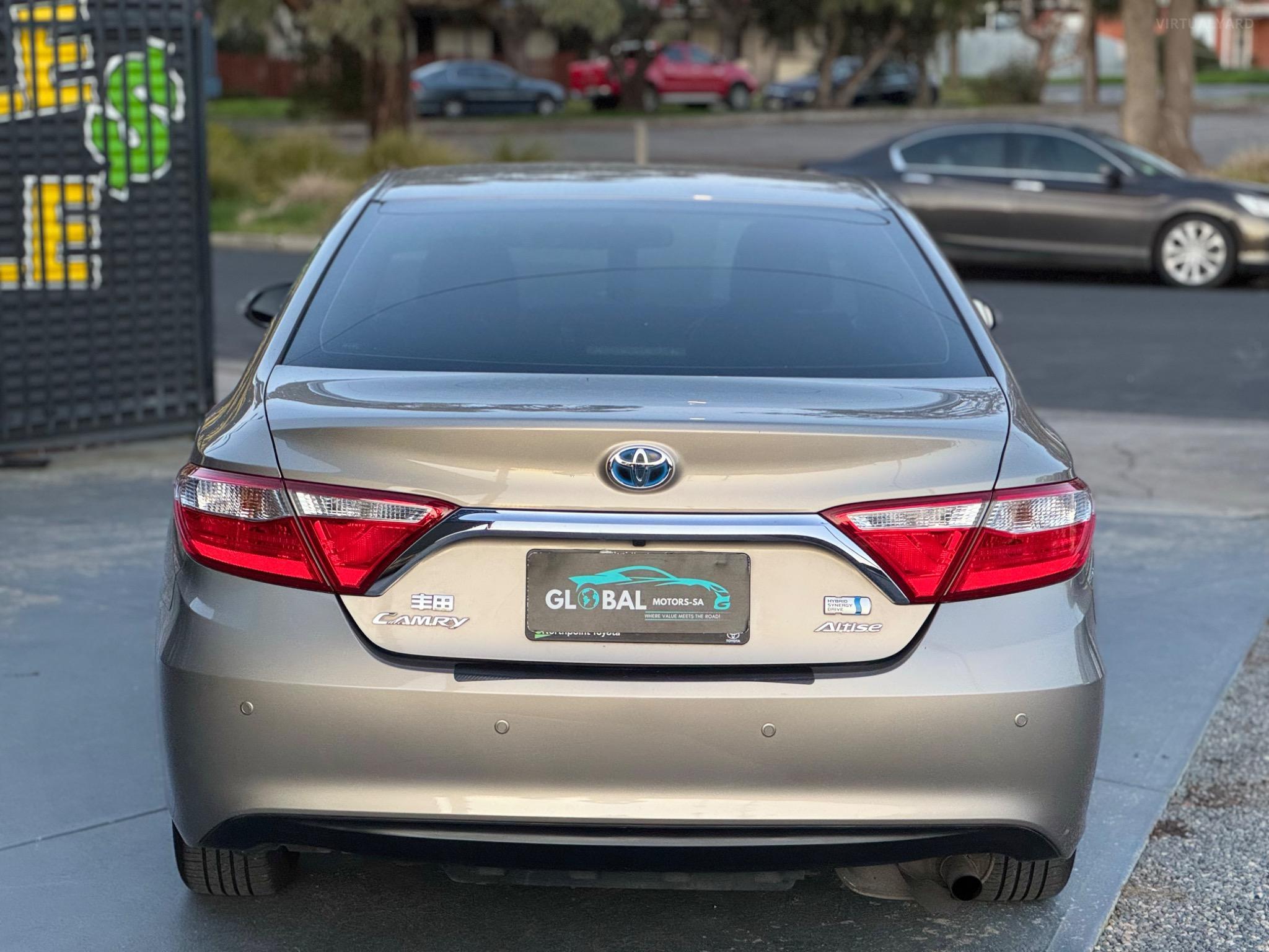 TOYOTA CAMRY