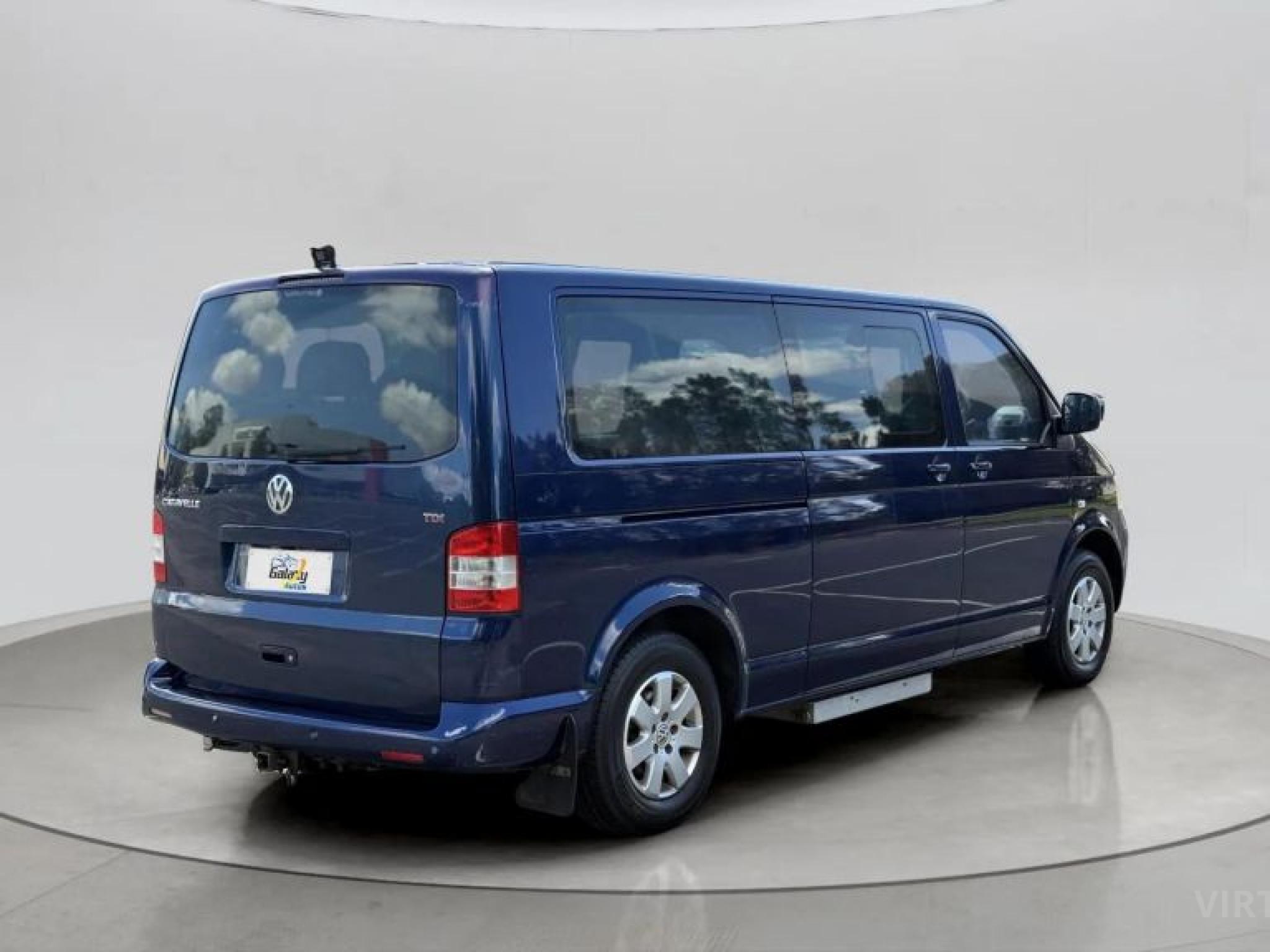 VOLKSWAGEN CARAVELLE