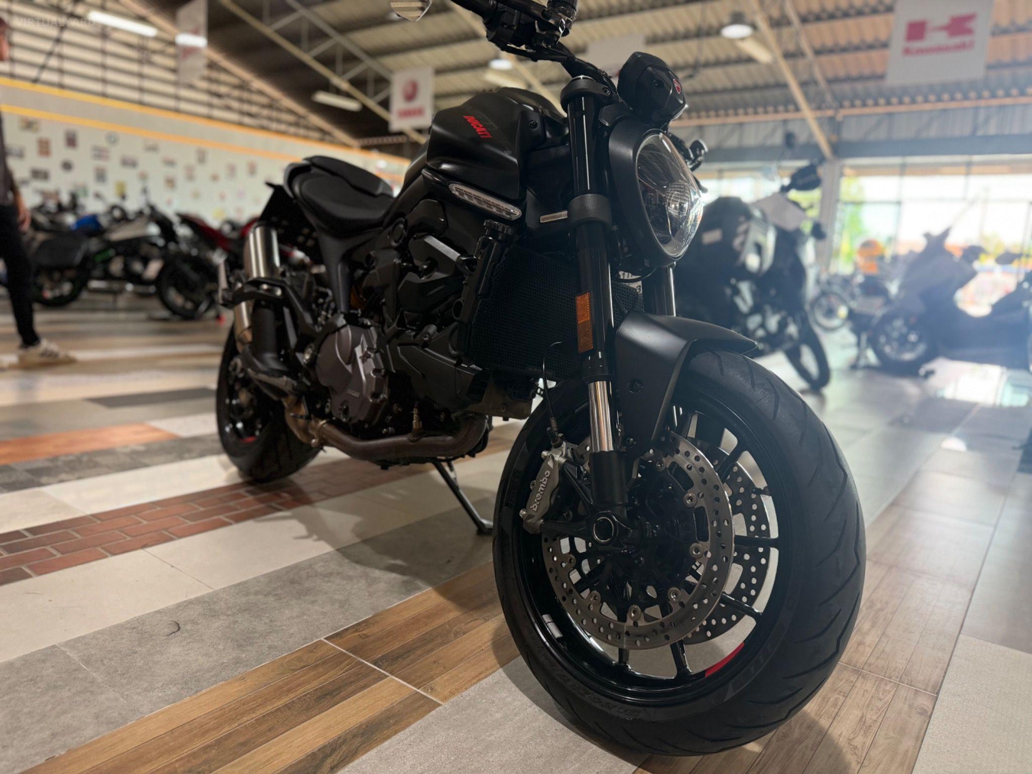 DUCATI MONSTER 937