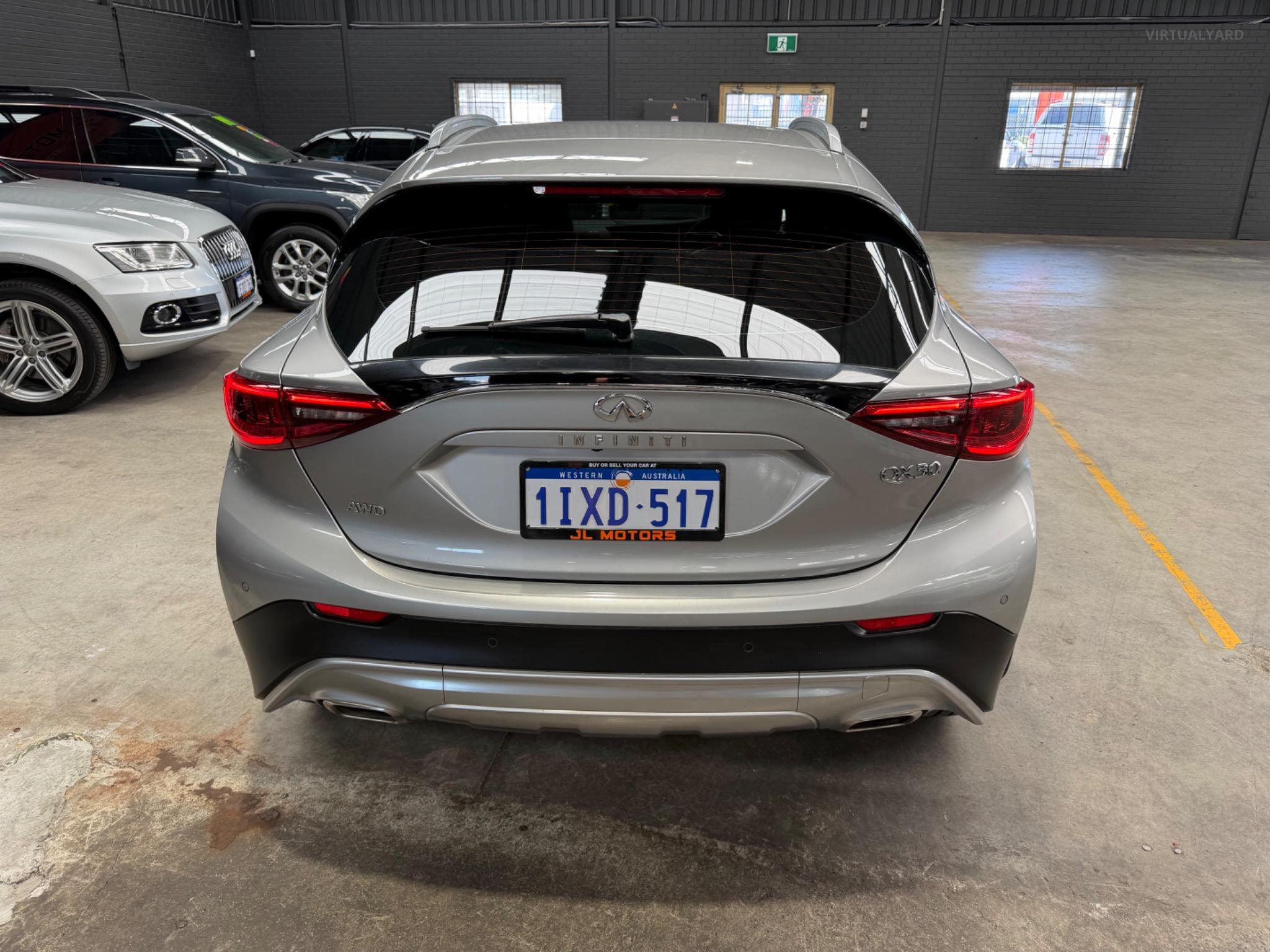 INFINITI Q30