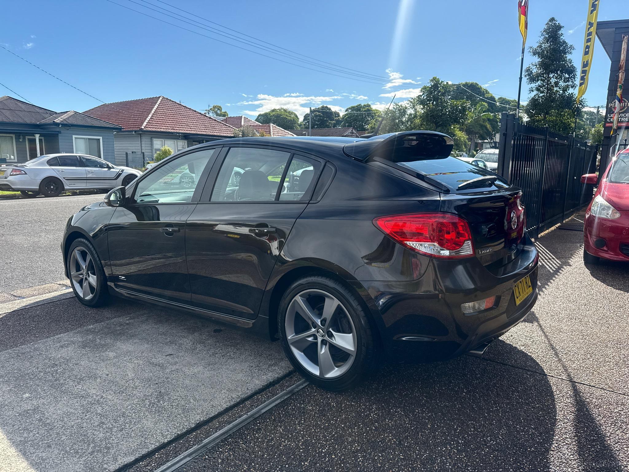 HOLDEN CRUZE