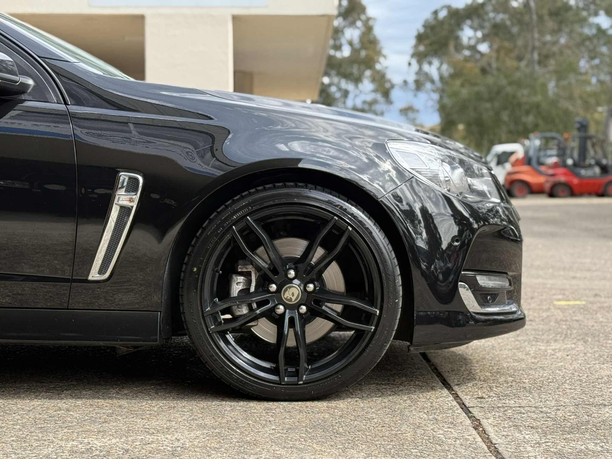 HOLDEN COMMODORE