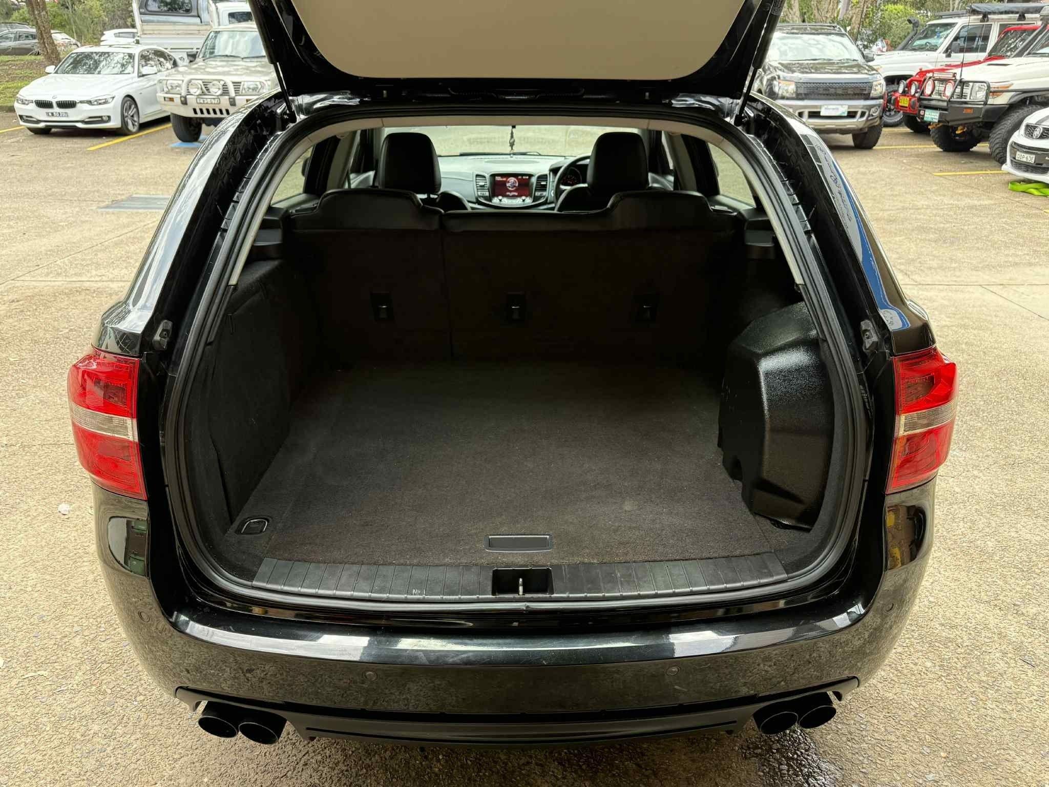 HOLDEN COMMODORE