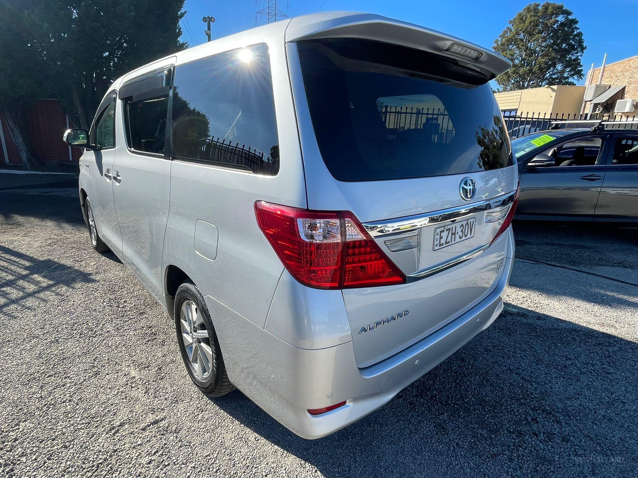 TOYOTA ALPHARD