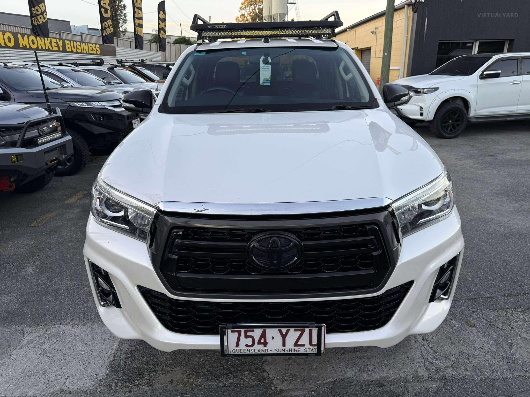 TOYOTA HILUX