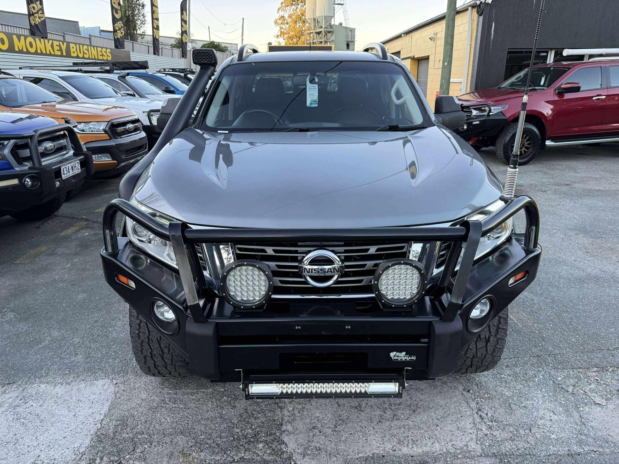 NISSAN NAVARA