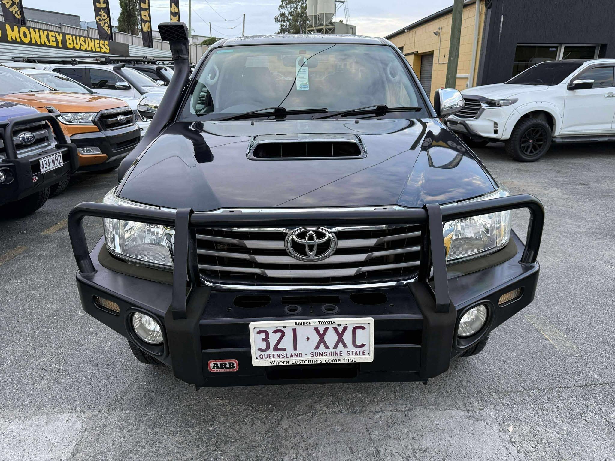 TOYOTA HILUX