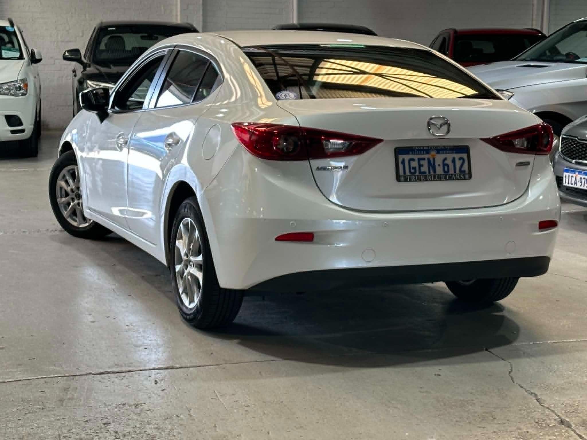 MAZDA MAZDA3