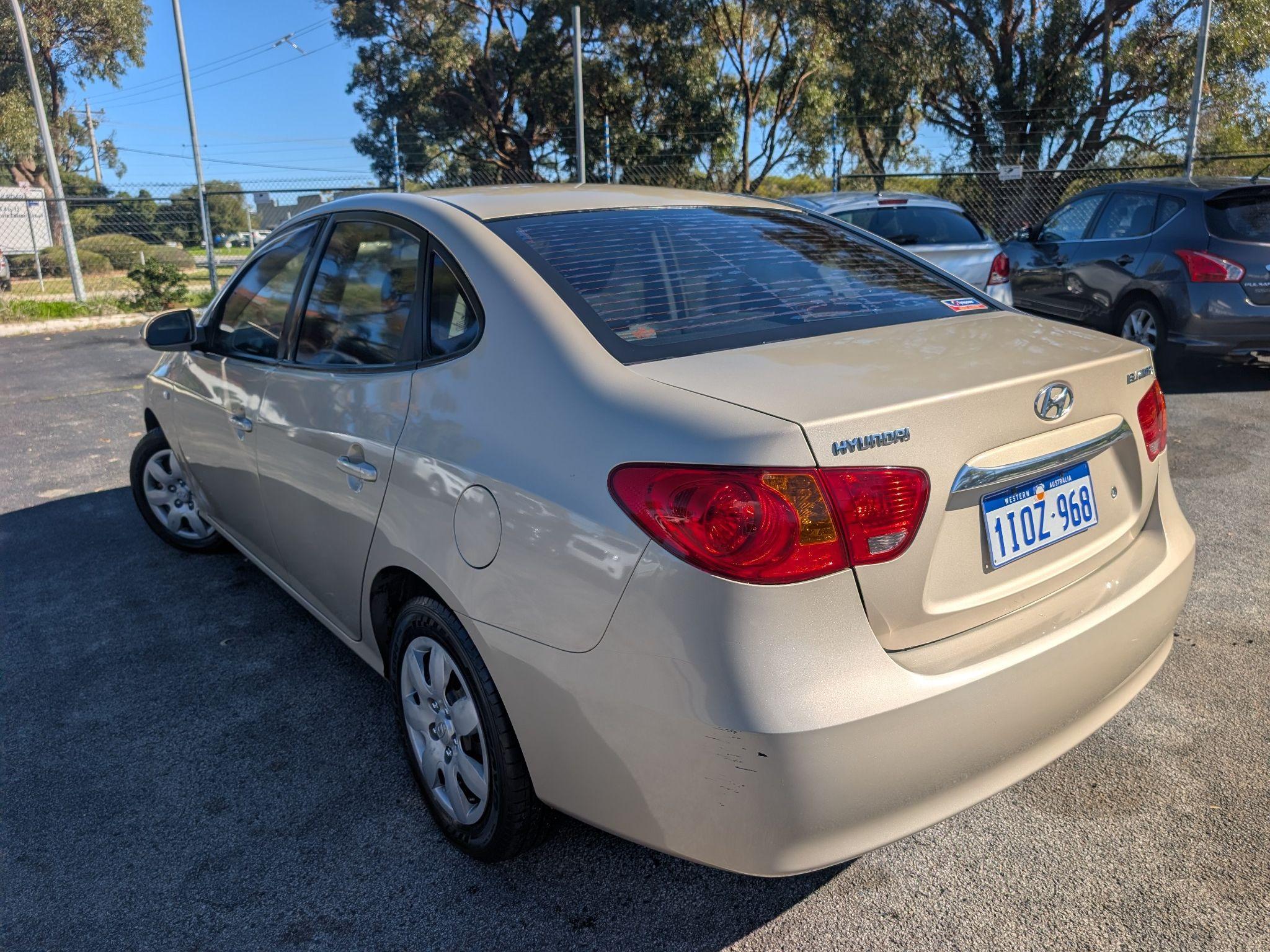 HYUNDAI ELANTRA