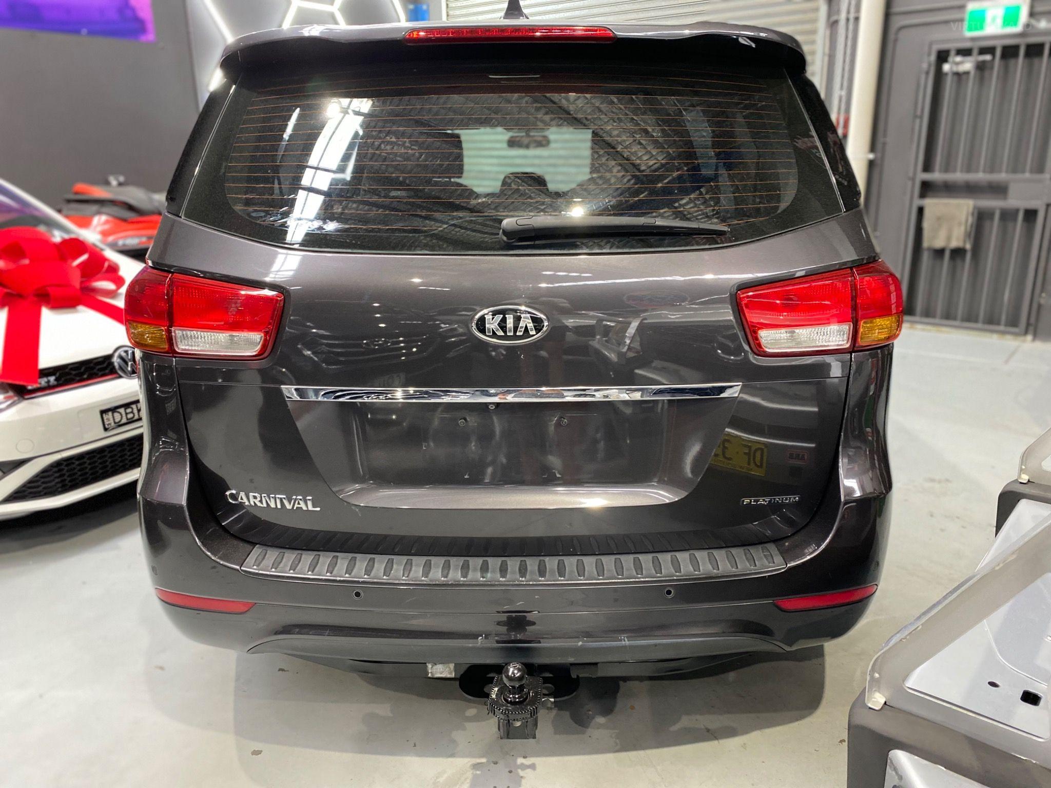 KIA CARNIVAL