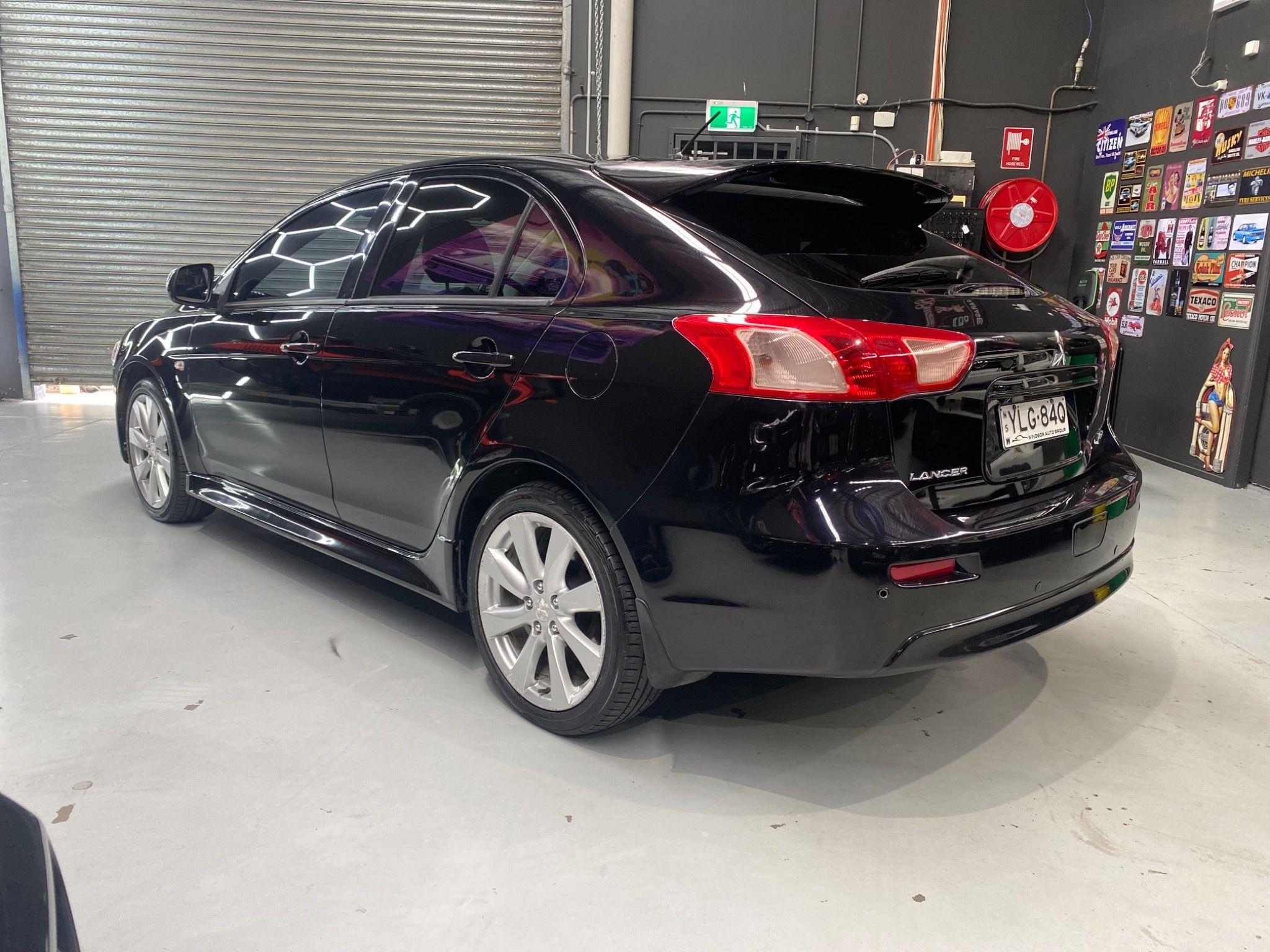 MITSUBISHI LANCER