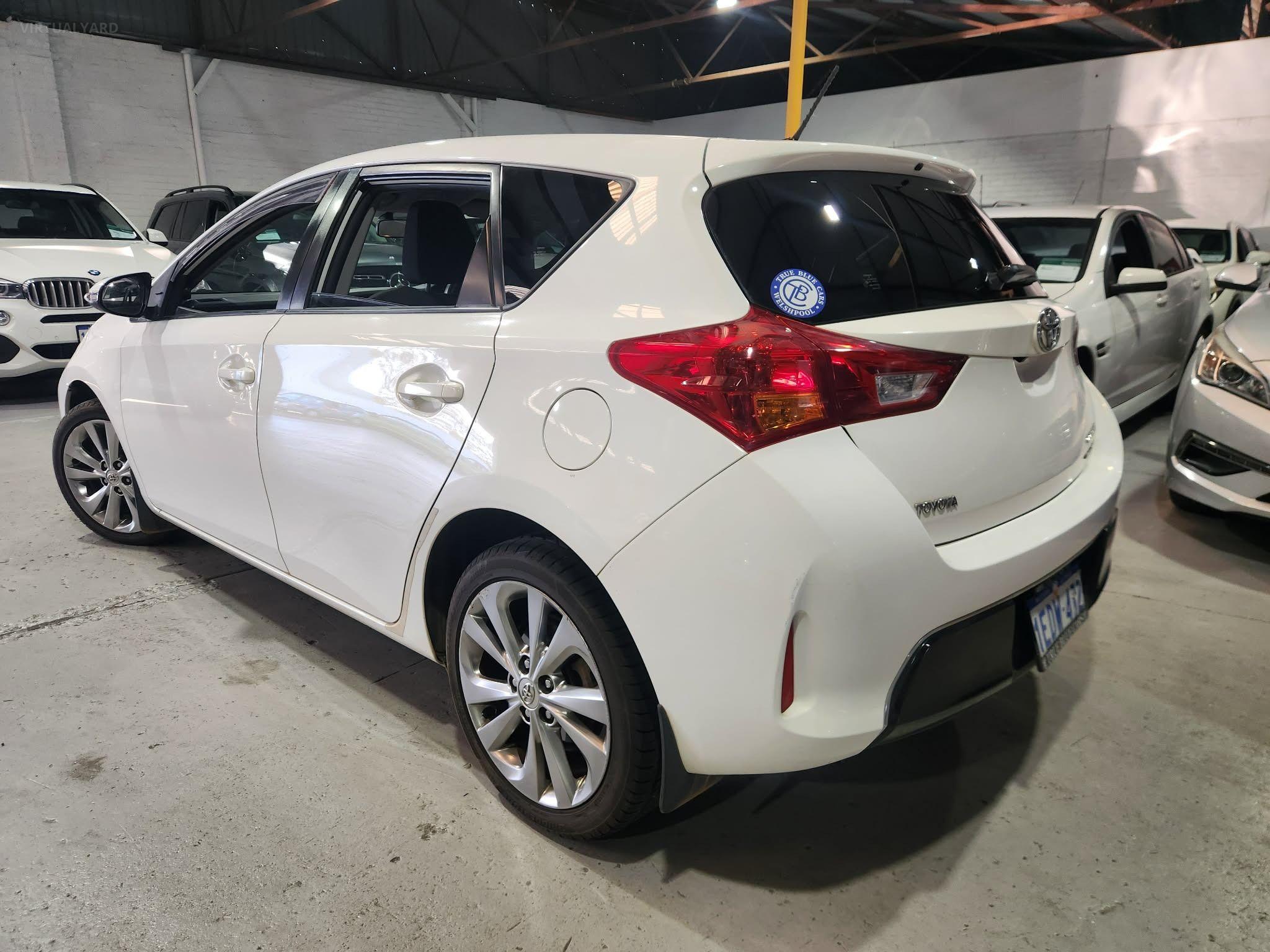 TOYOTA COROLLA