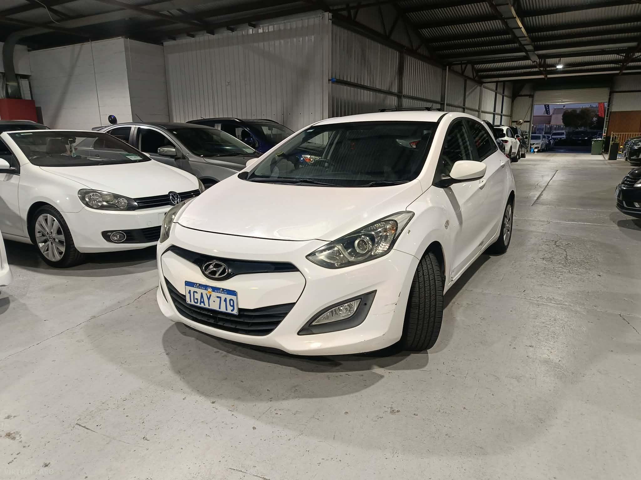 HYUNDAI i30