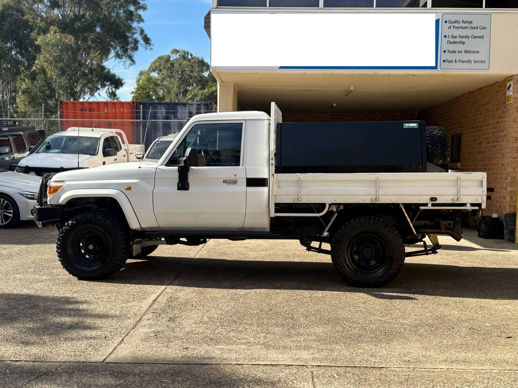 TOYOTA LANDCRUISER