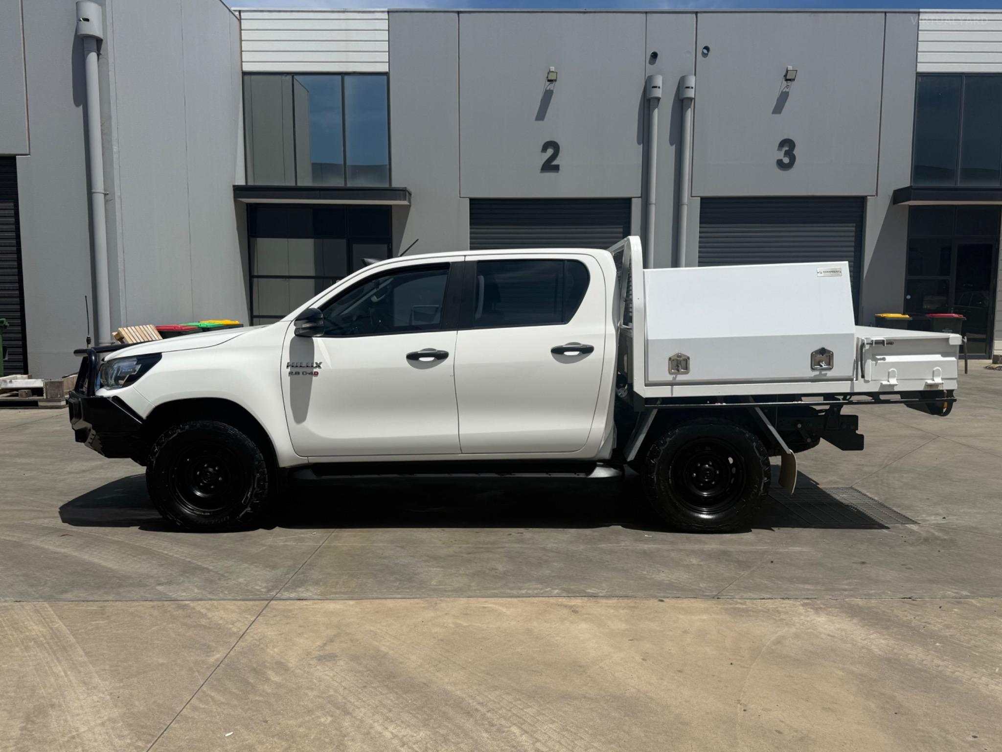 TOYOTA HILUX