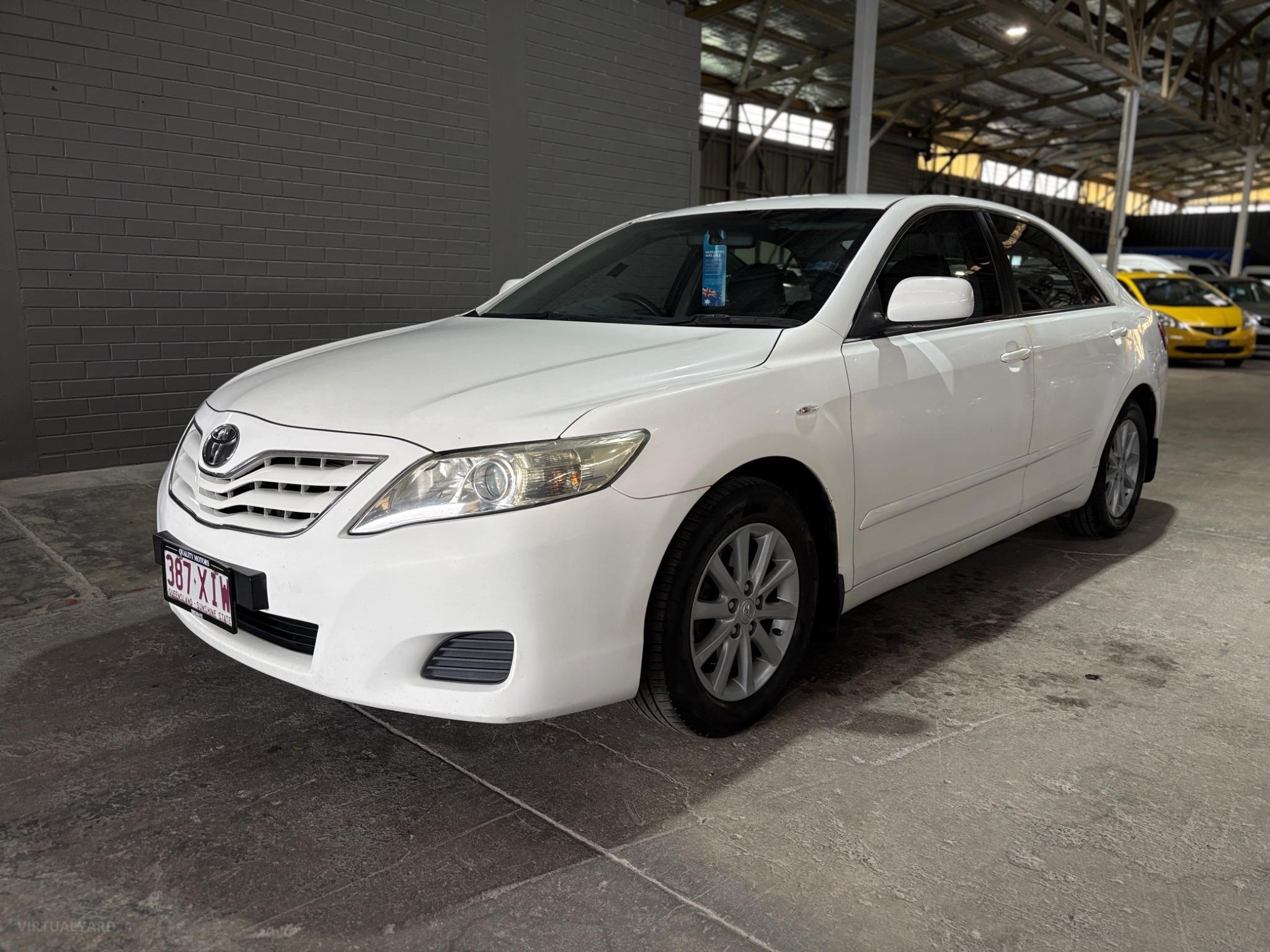 TOYOTA CAMRY