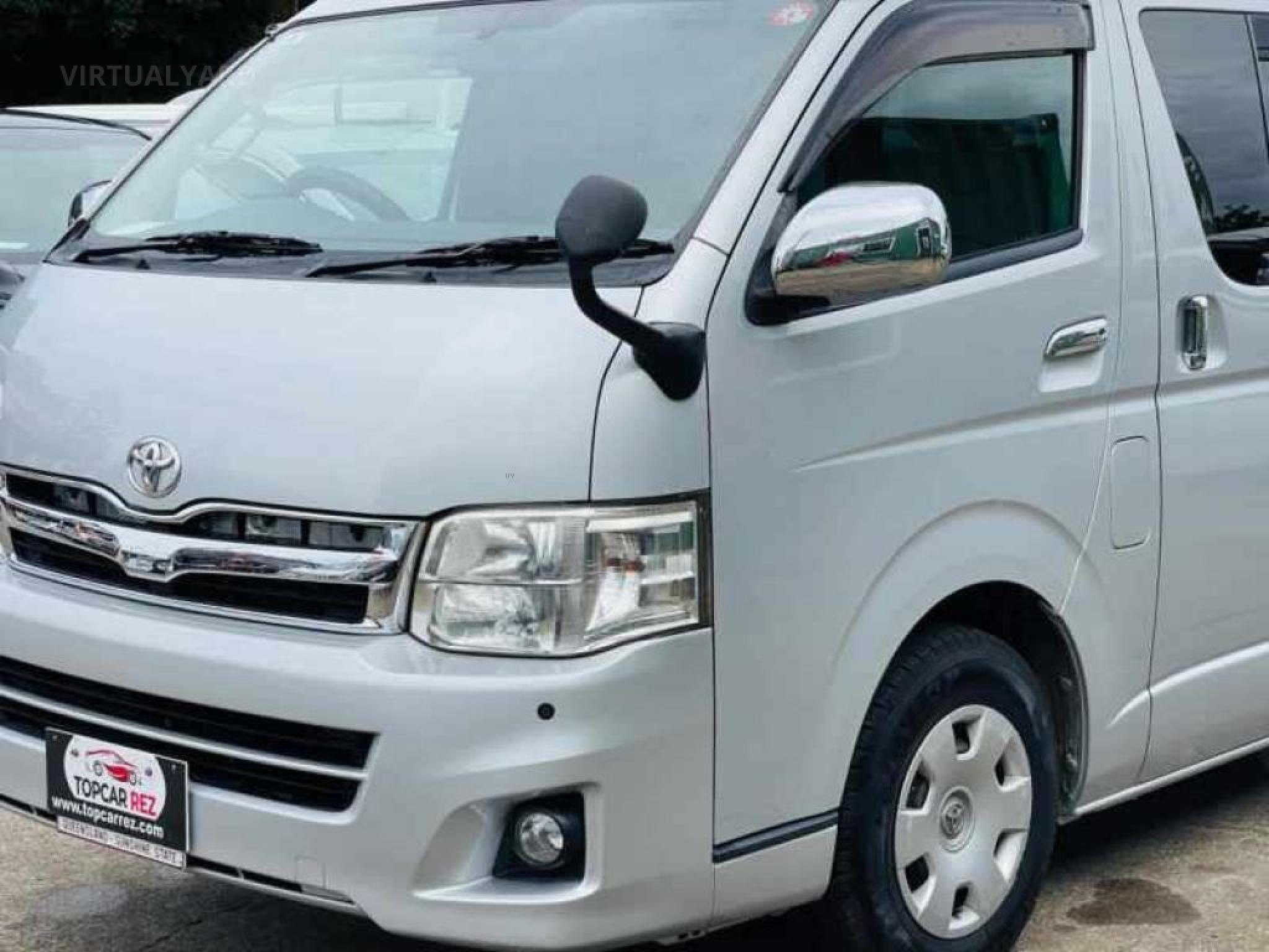 TOYOTA HIACE