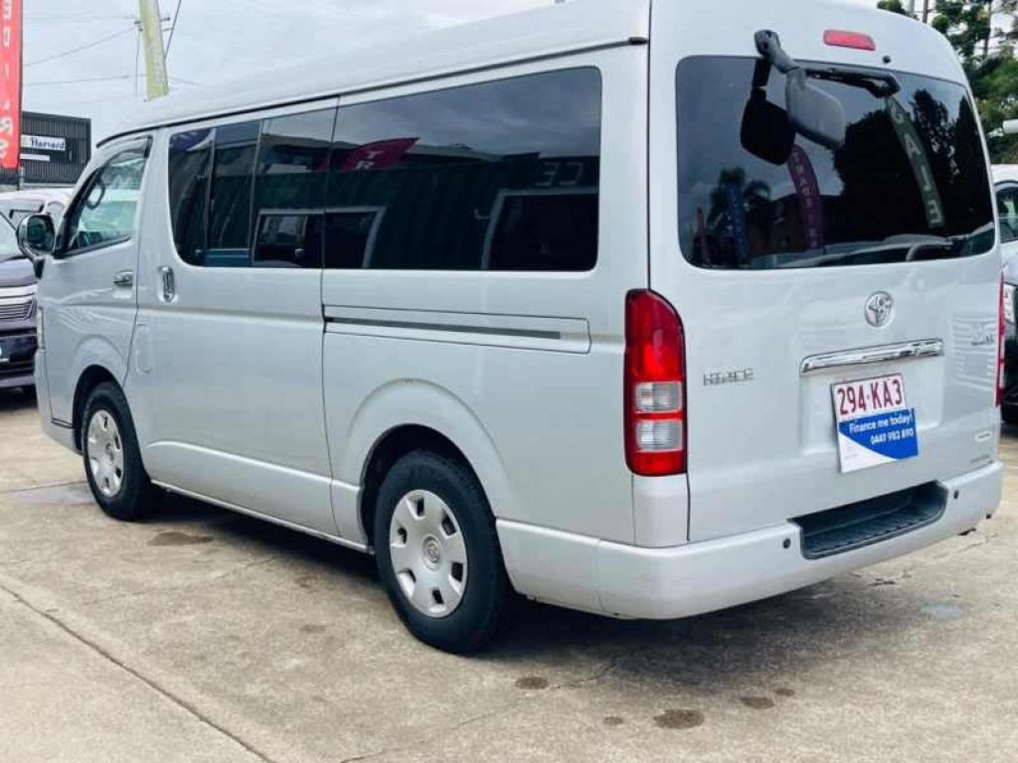 TOYOTA HIACE