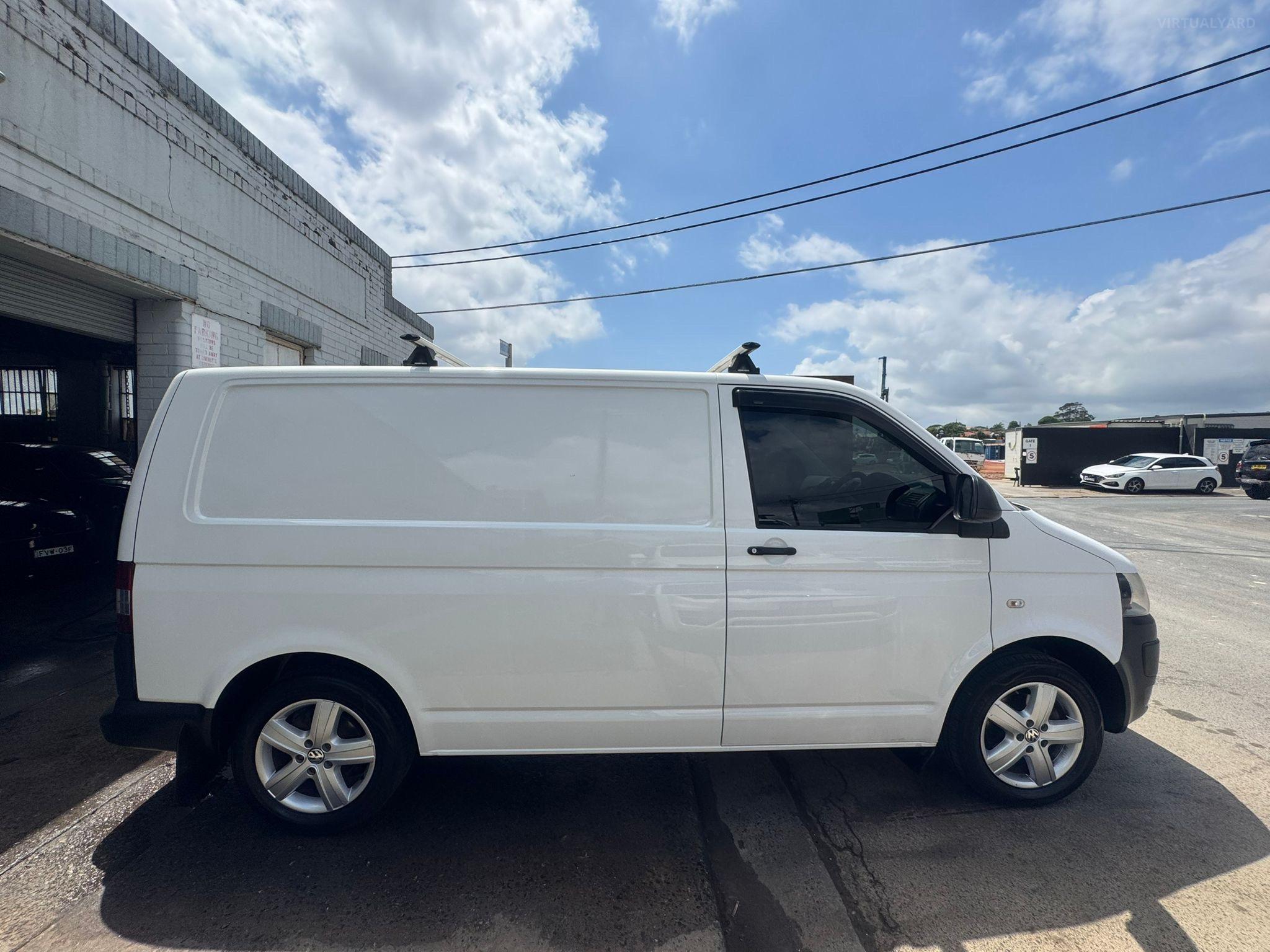 VOLKSWAGEN TRANSPORTER