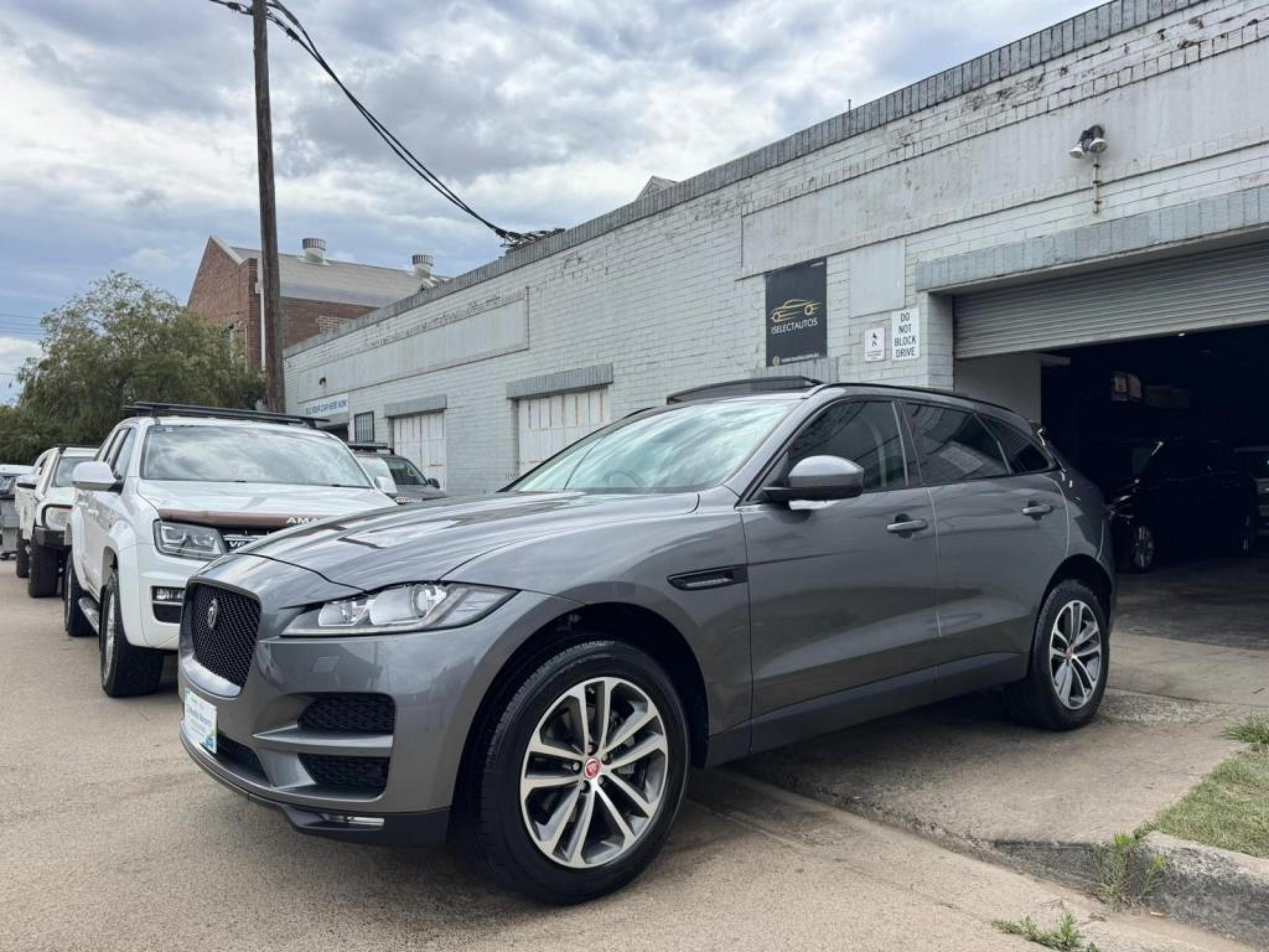 JAGUAR F-PACE