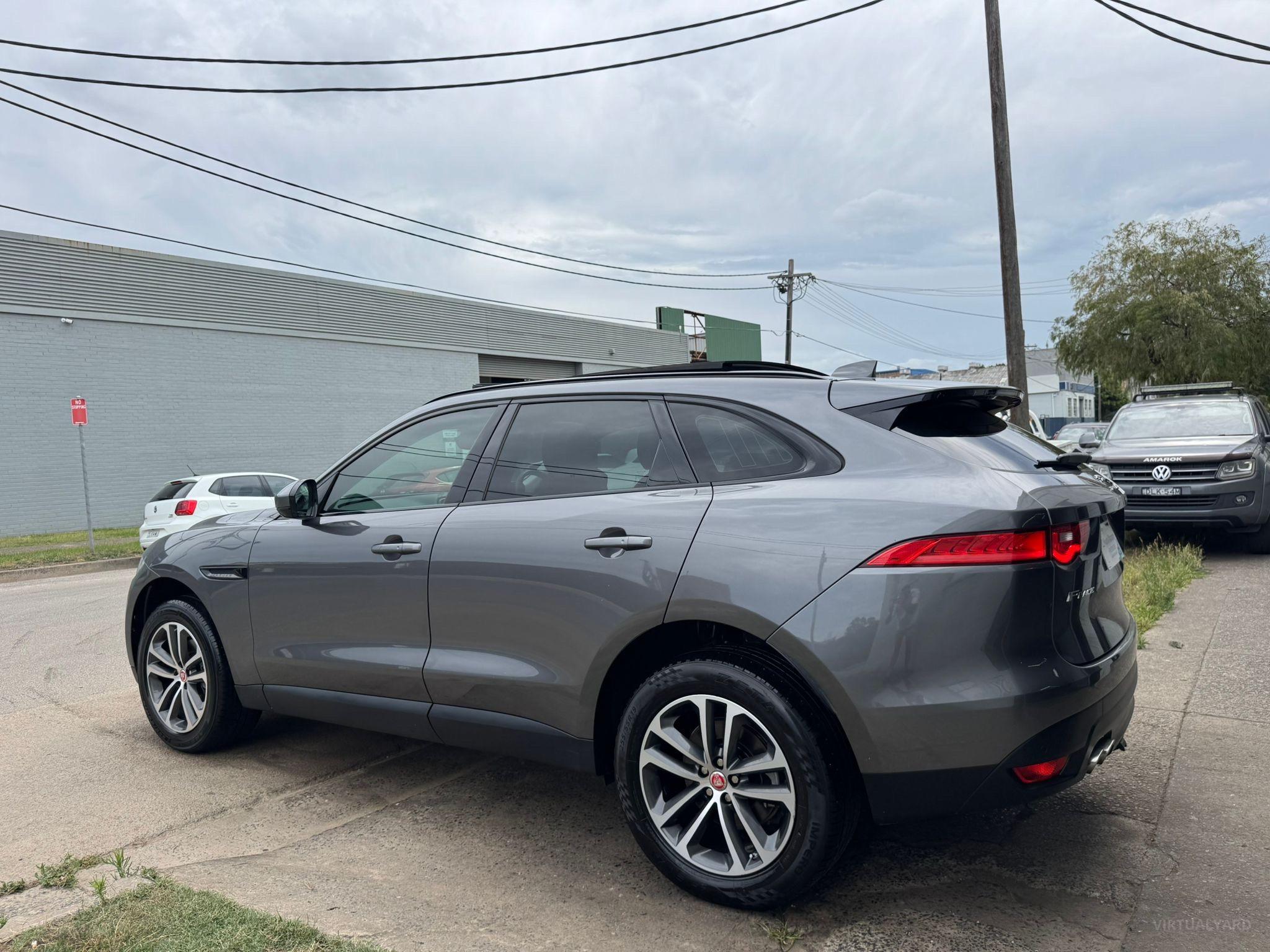 JAGUAR F-PACE