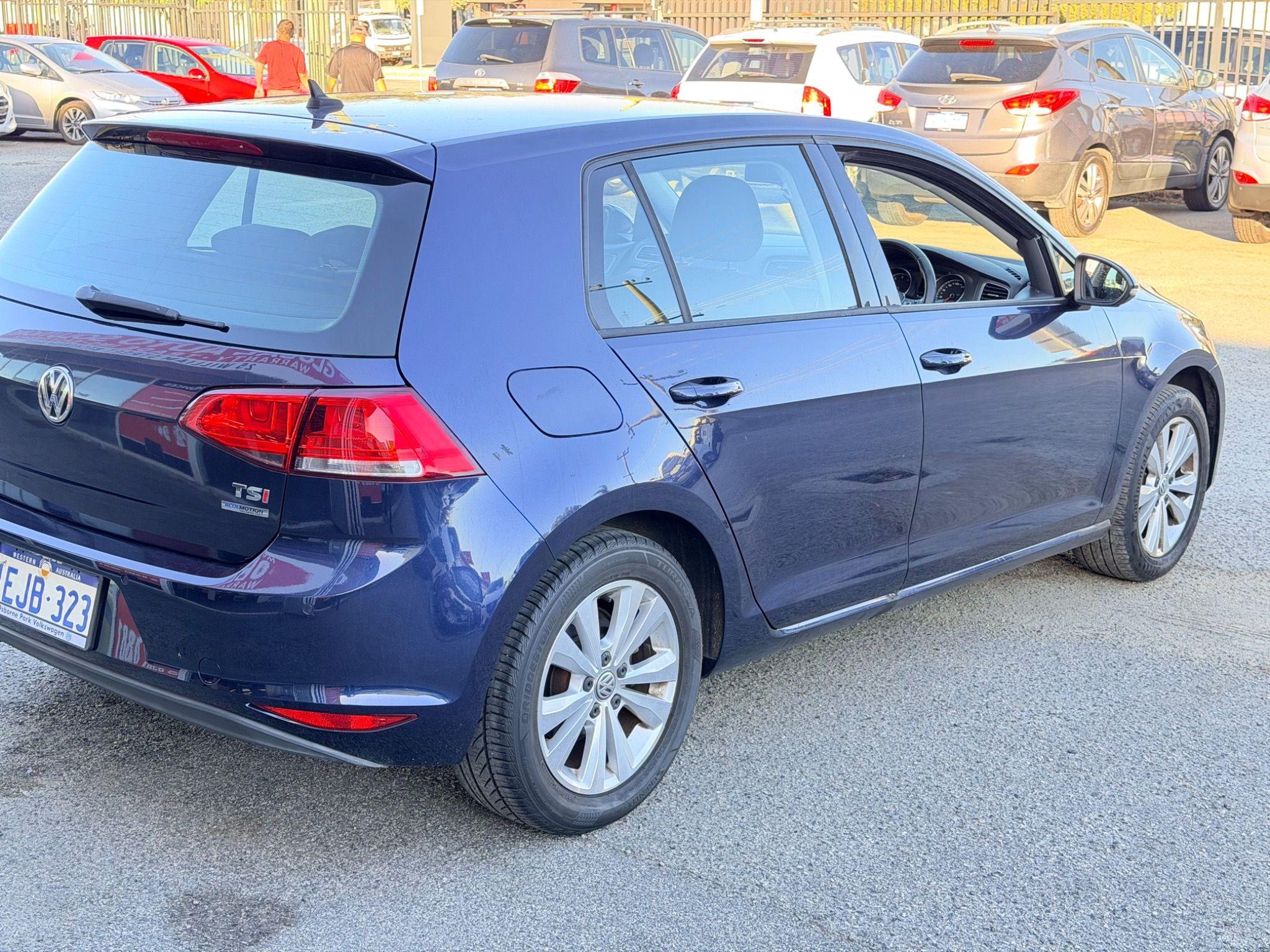 VOLKSWAGEN GOLF