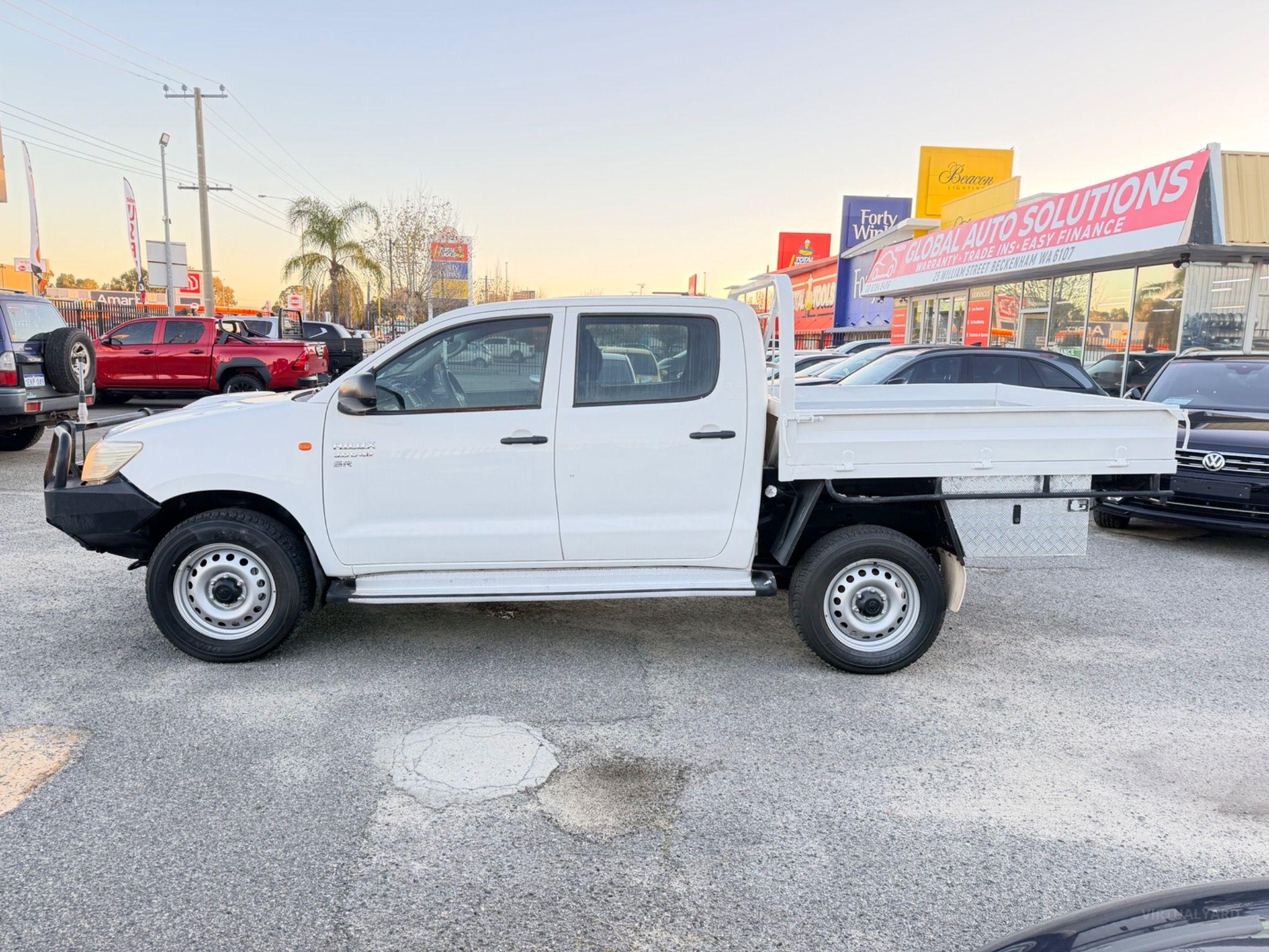 TOYOTA HILUX