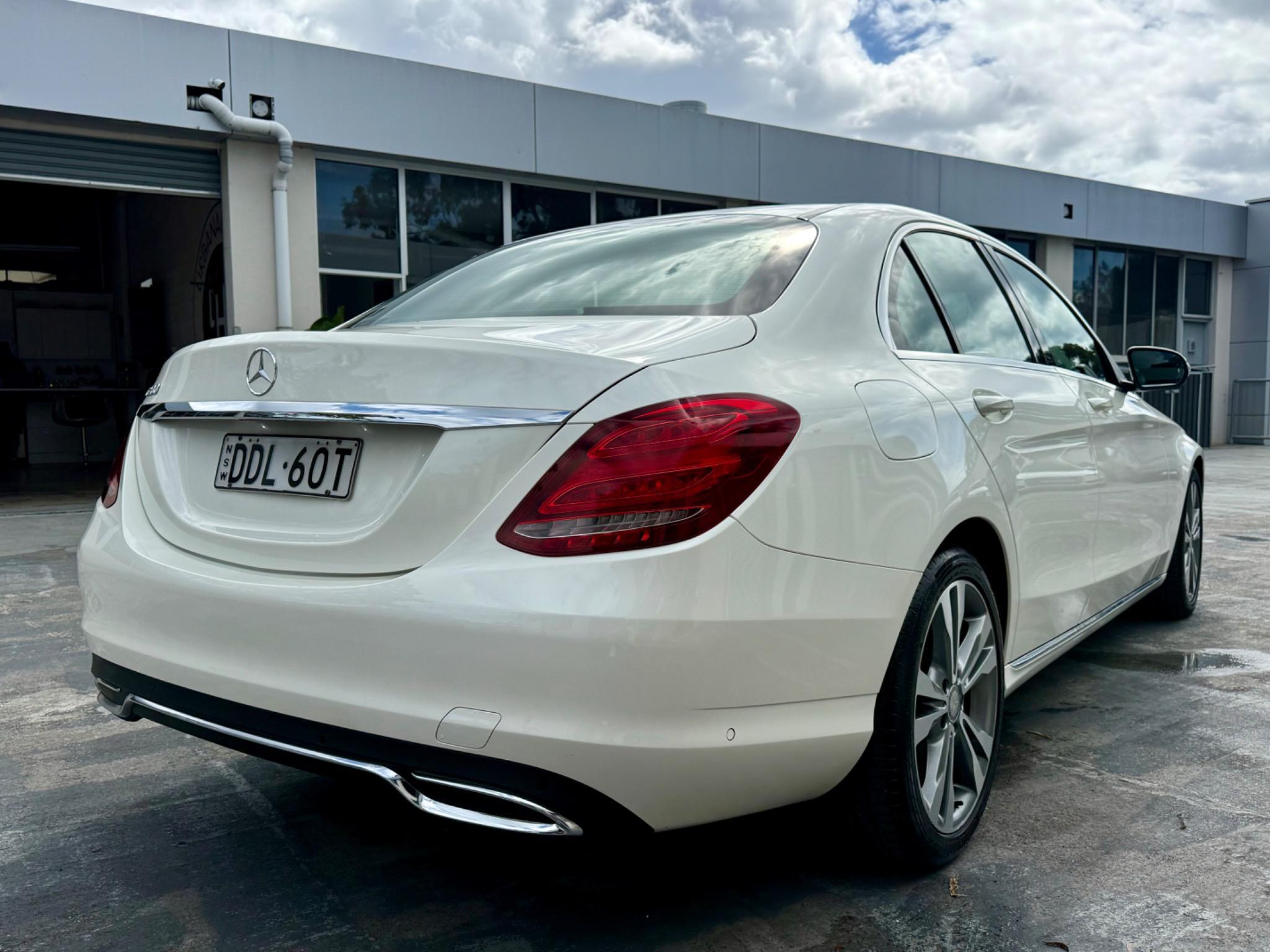 MERCEDES-BENZ C200