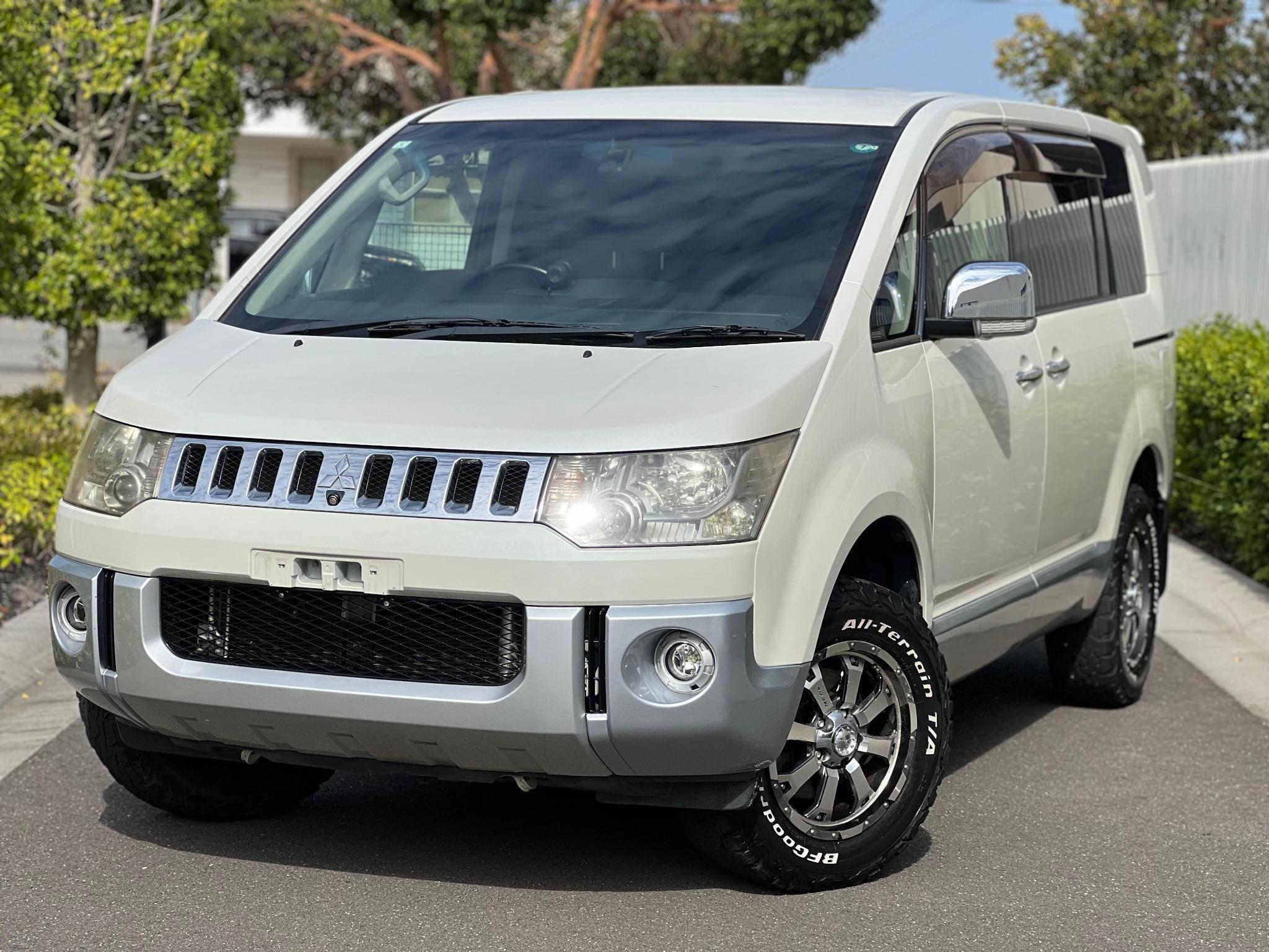 MITSUBISHI DELICA 4WD