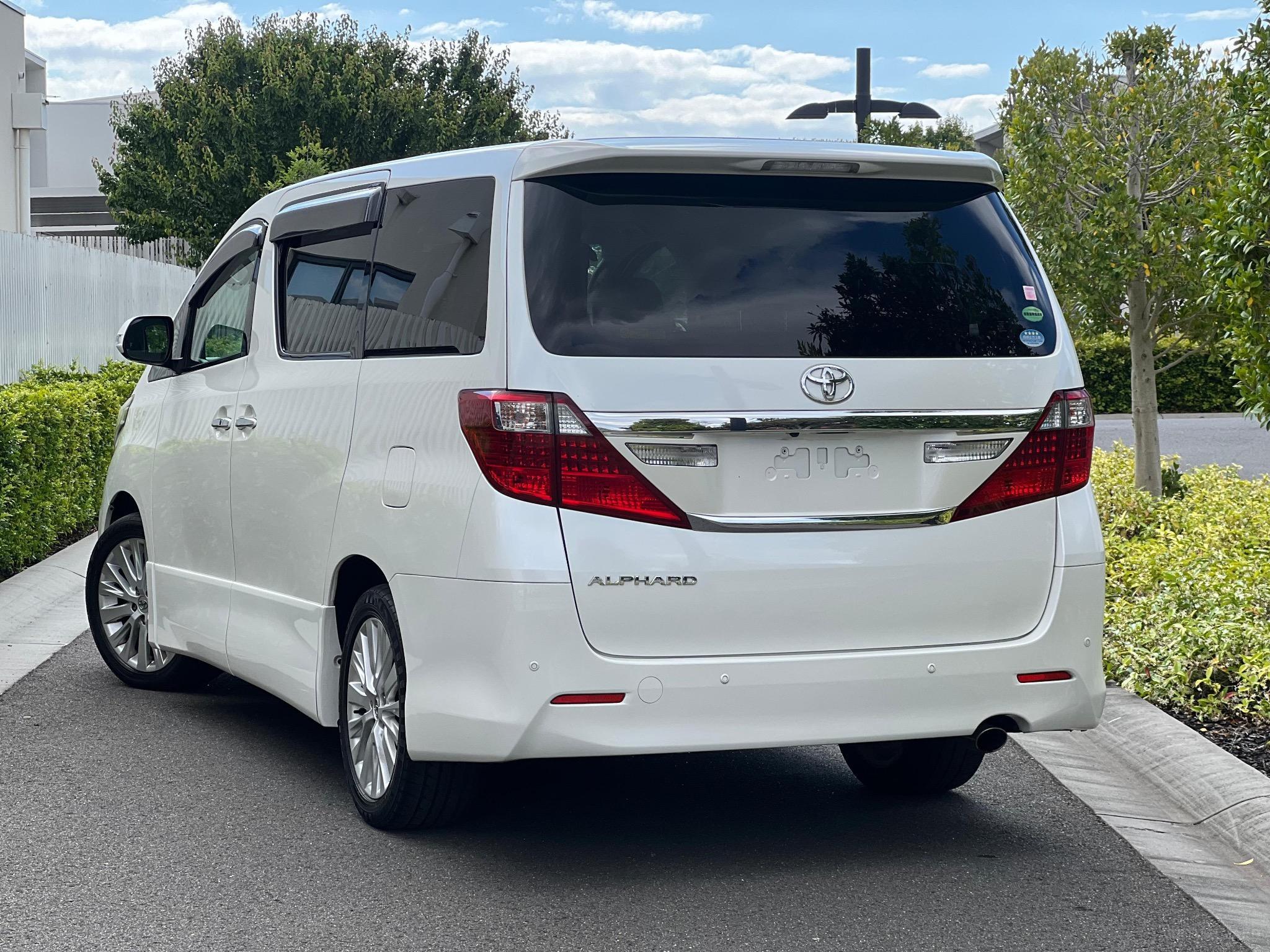 TOYOTA ALPHARD