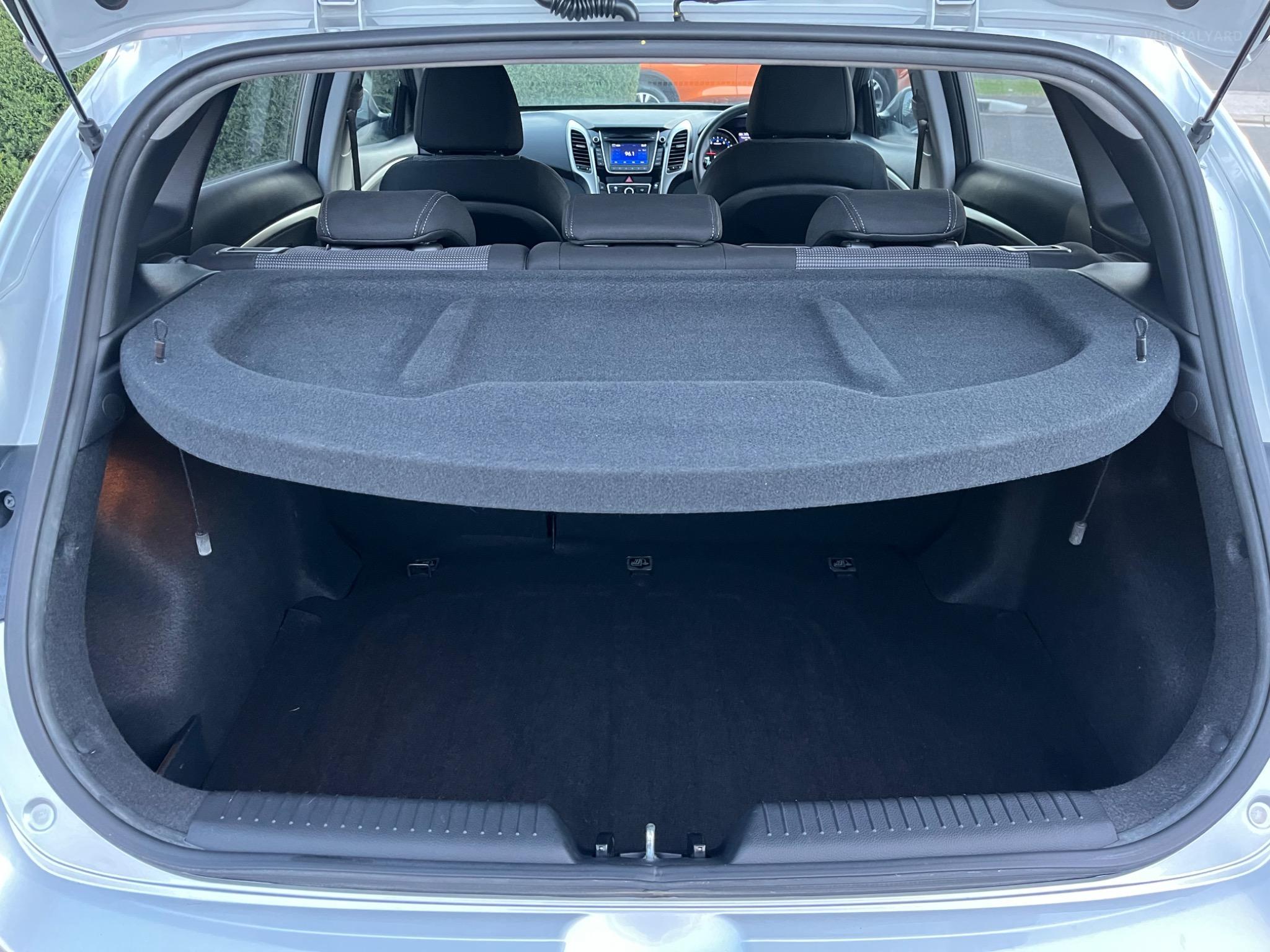 HYUNDAI i30