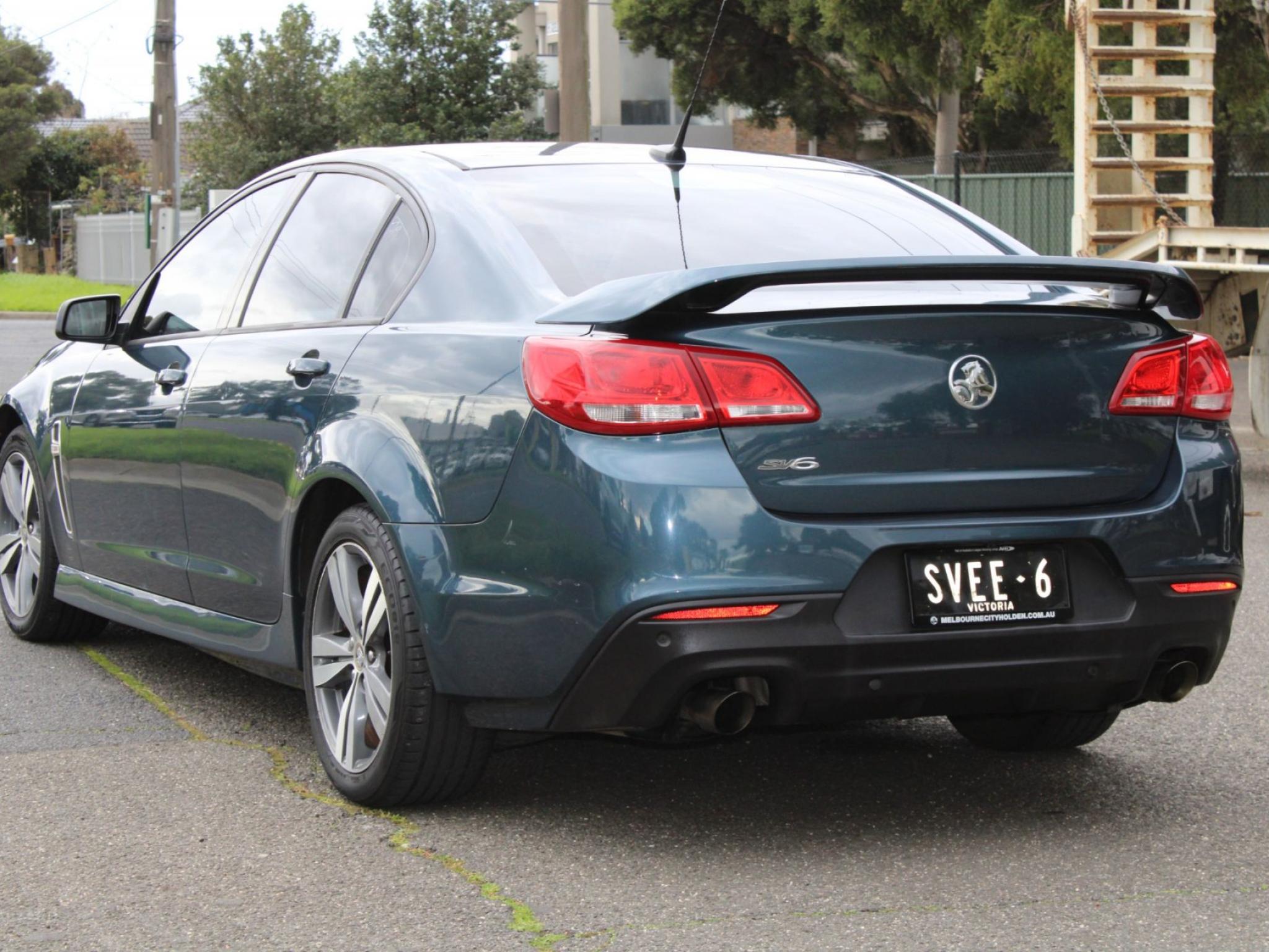 HOLDEN COMMODORE