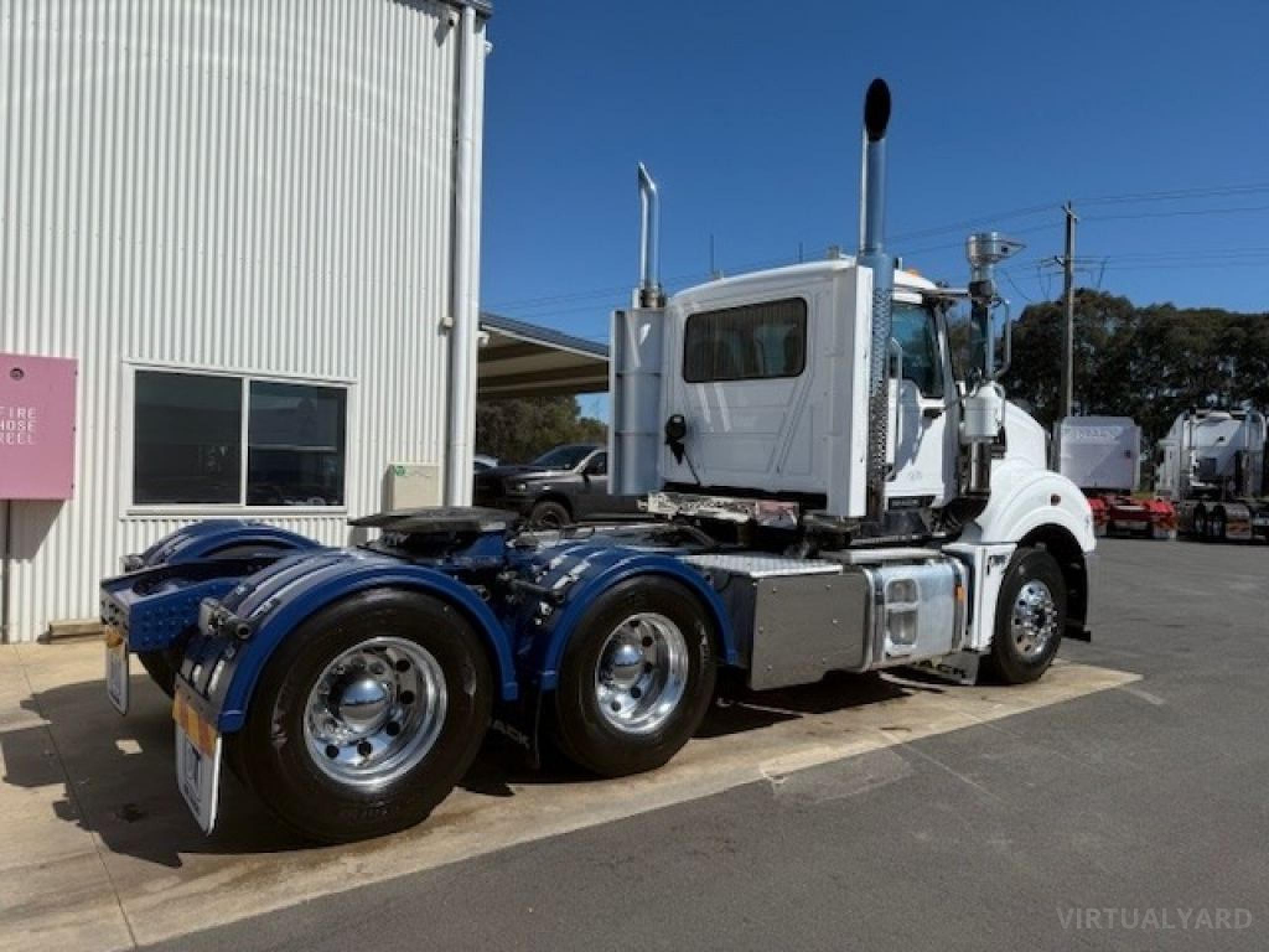 Mack SUPERLINER