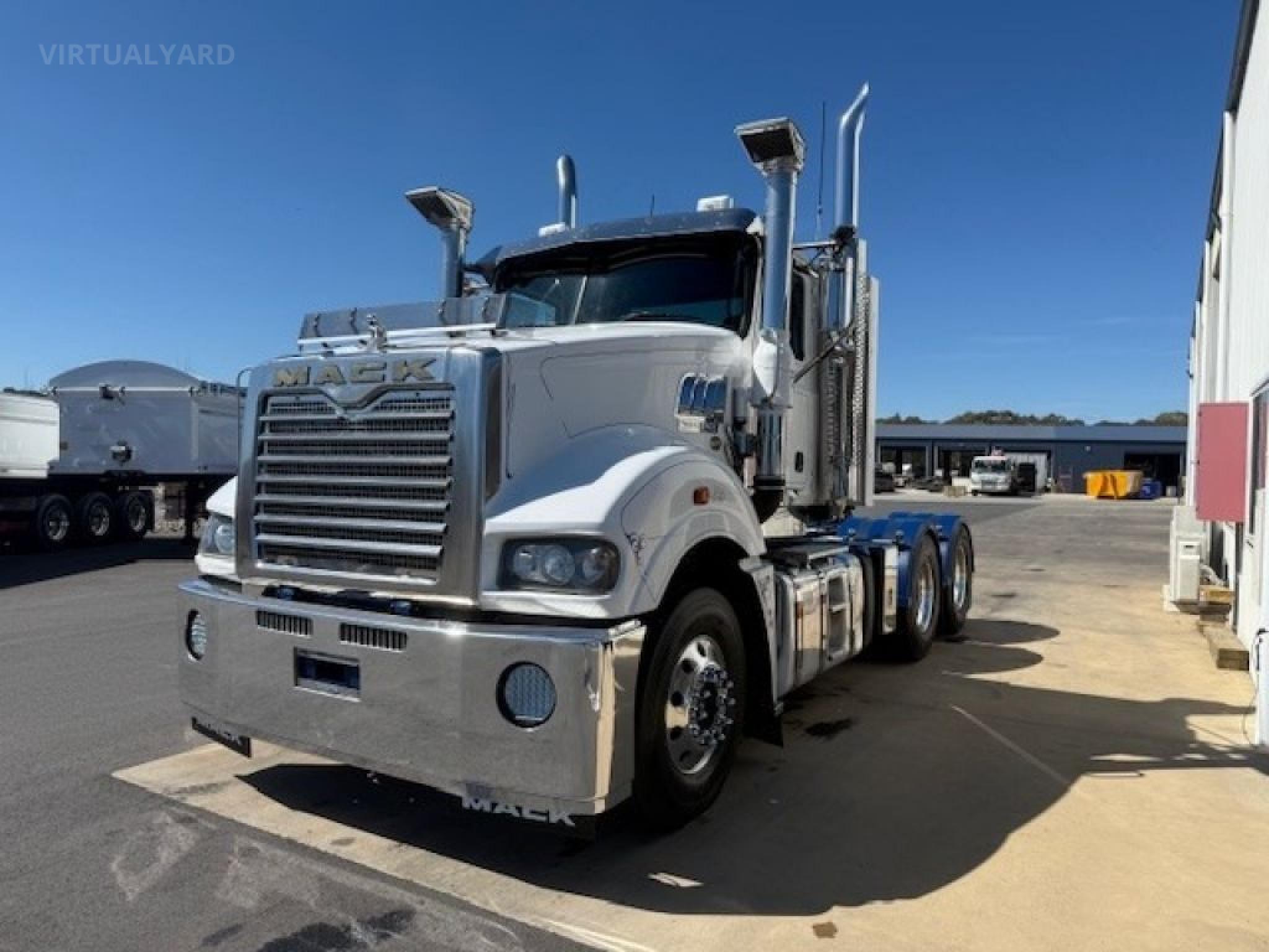 Mack SUPERLINER