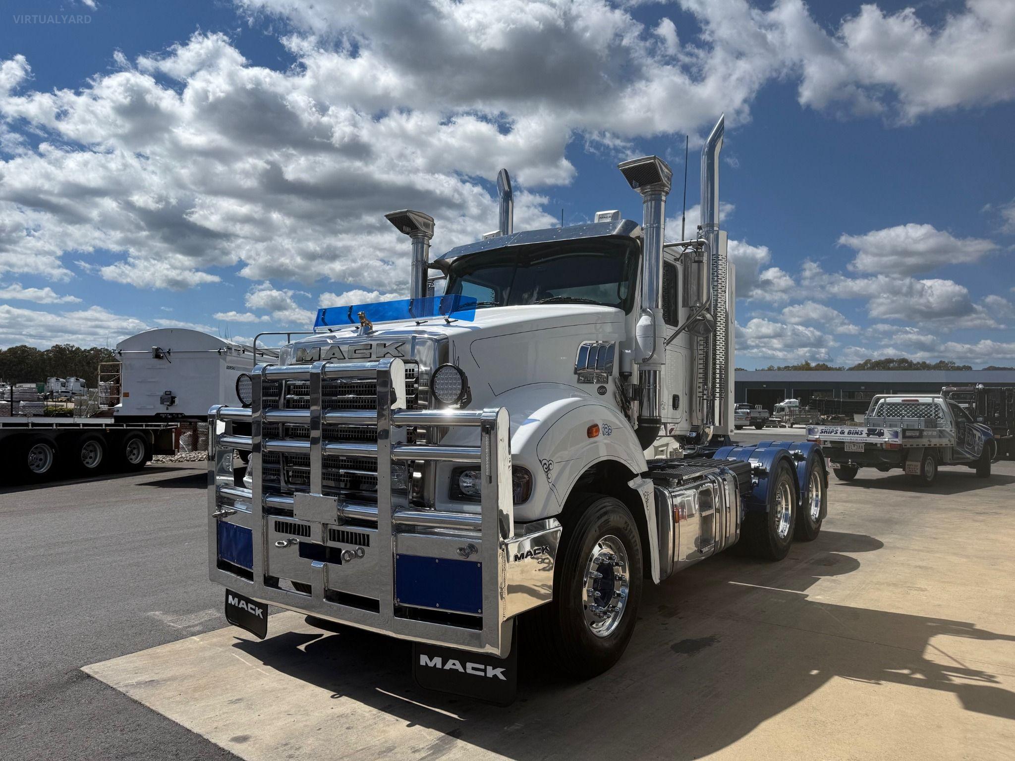 Mack CLXT SUPERLINER