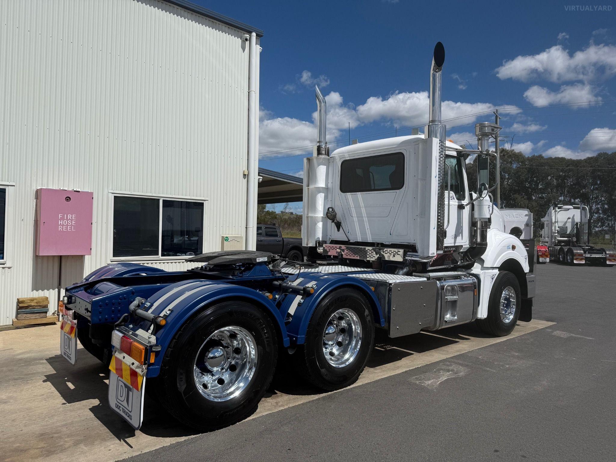 Mack CLXT SUPERLINER