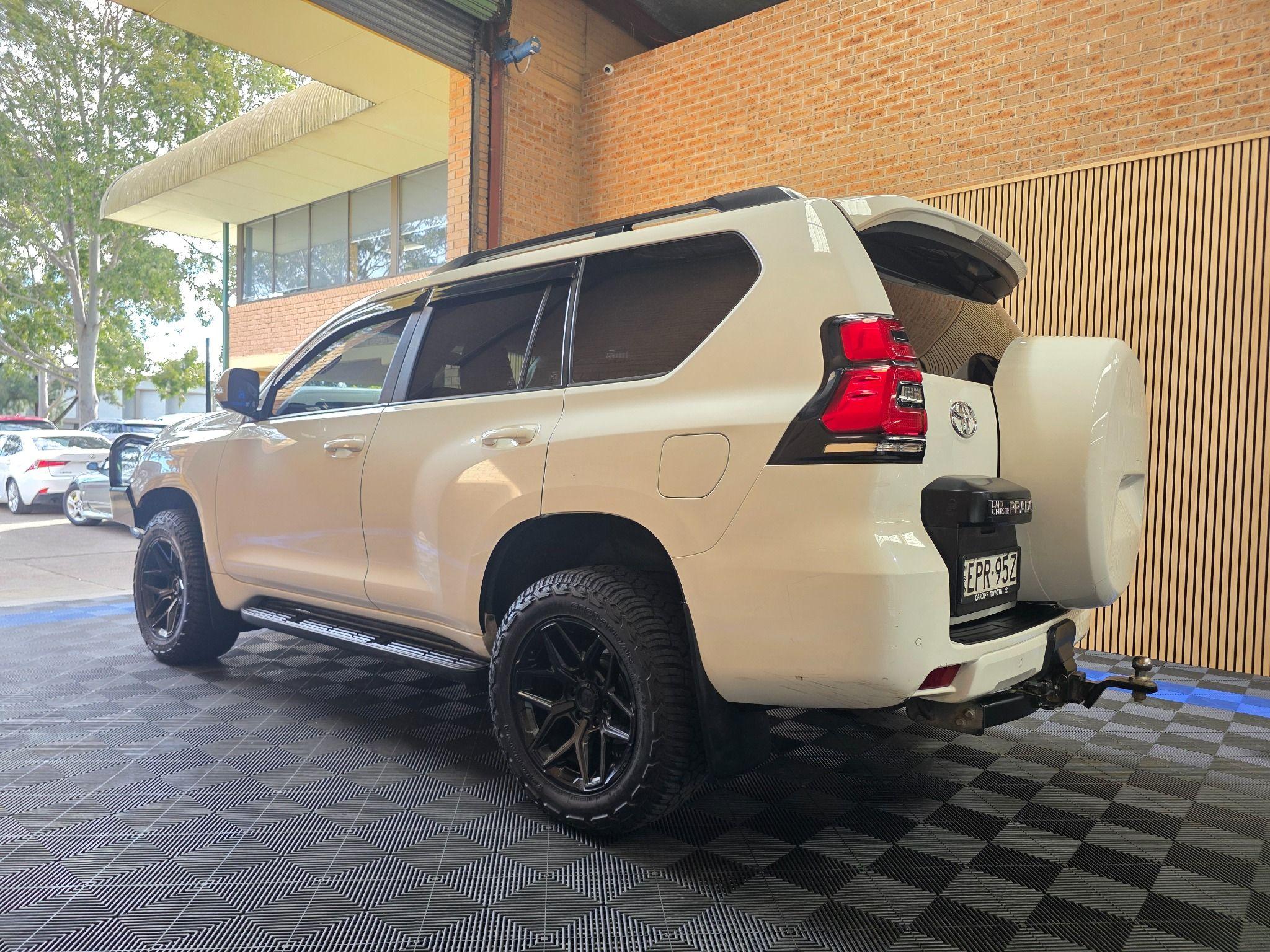 TOYOTA LANDCRUISER PRADO