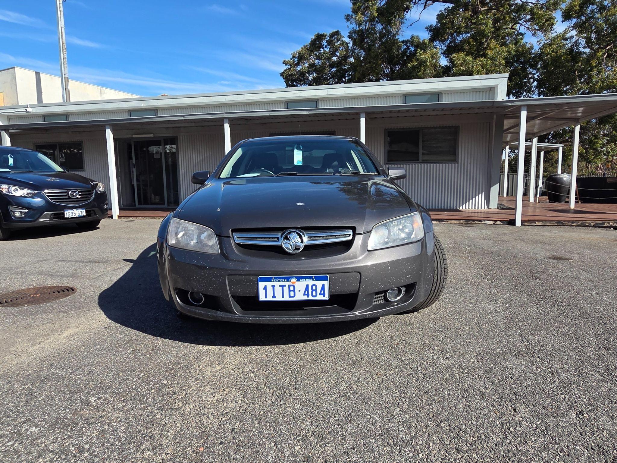 HOLDEN COMMODORE