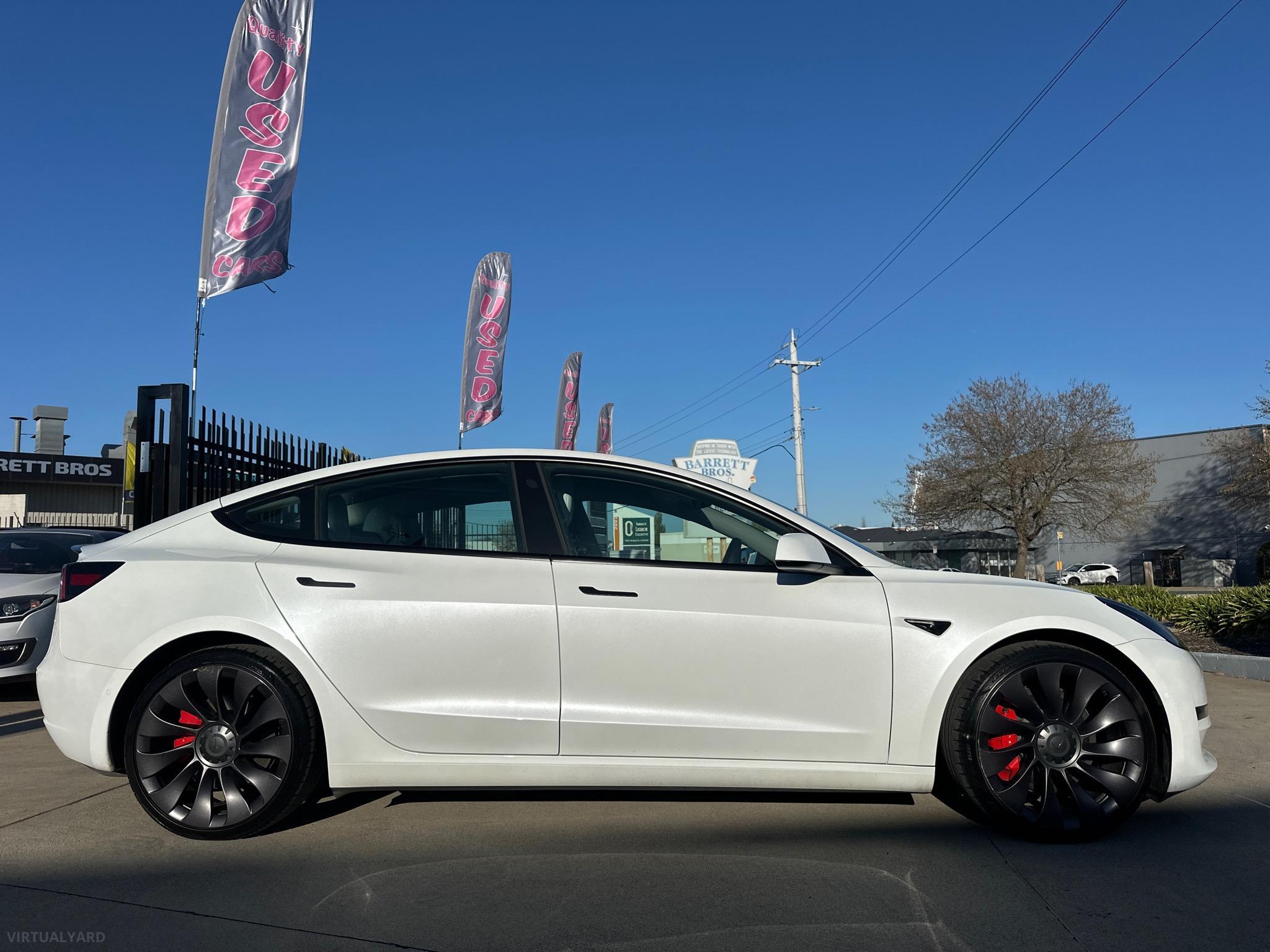 TESLA MODEL 3