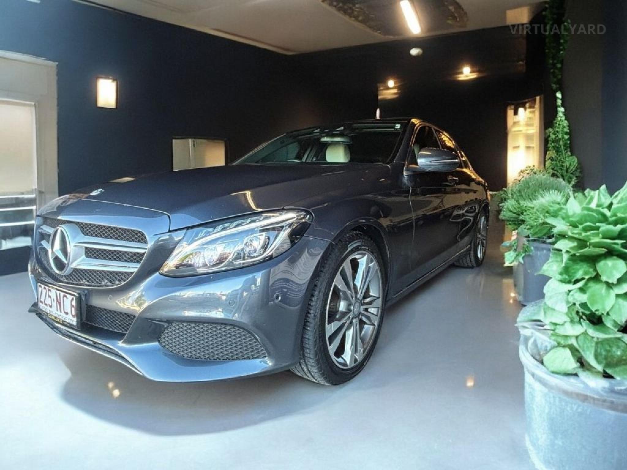 MERCEDES-BENZ C200