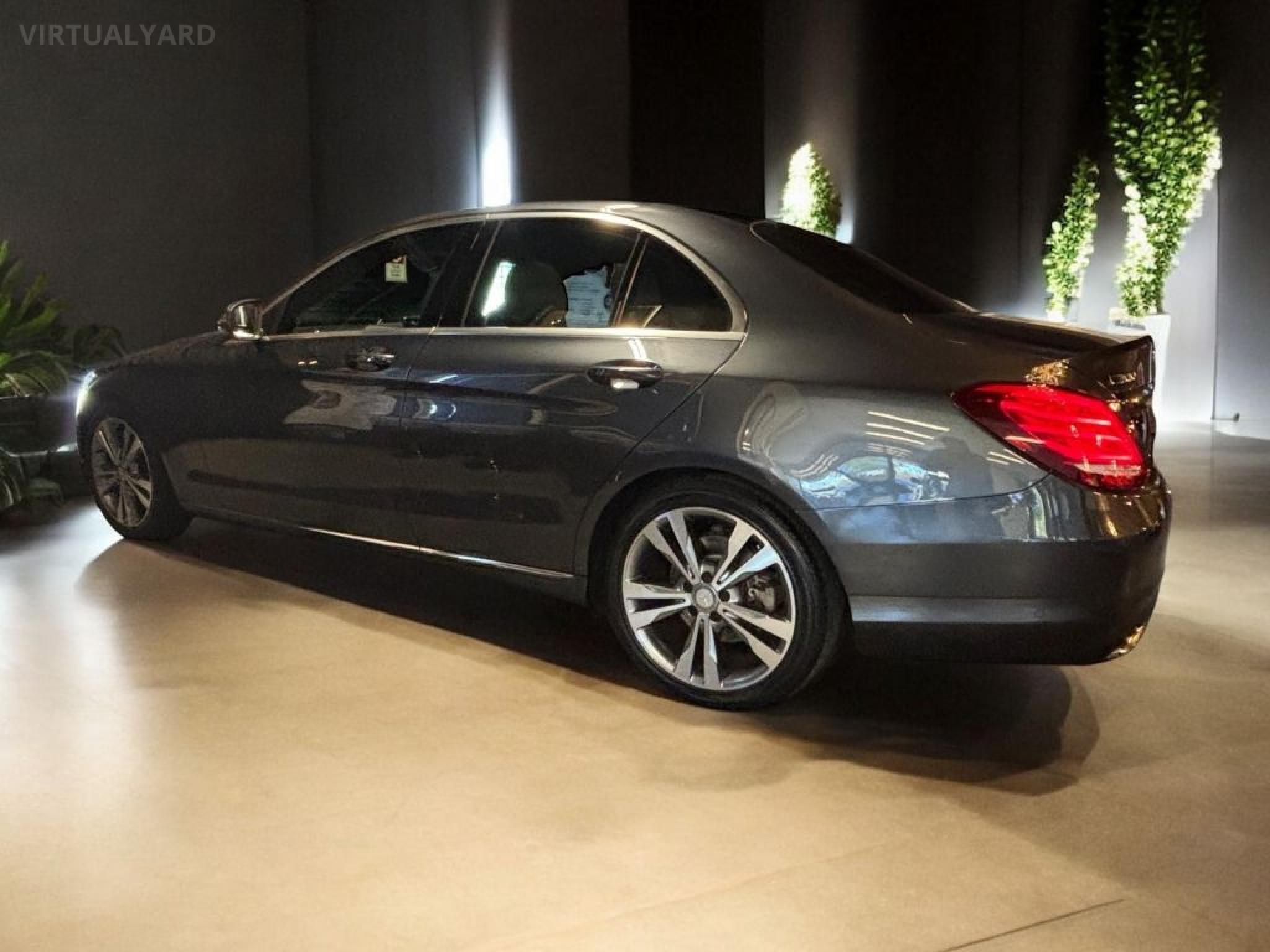 MERCEDES-BENZ C200