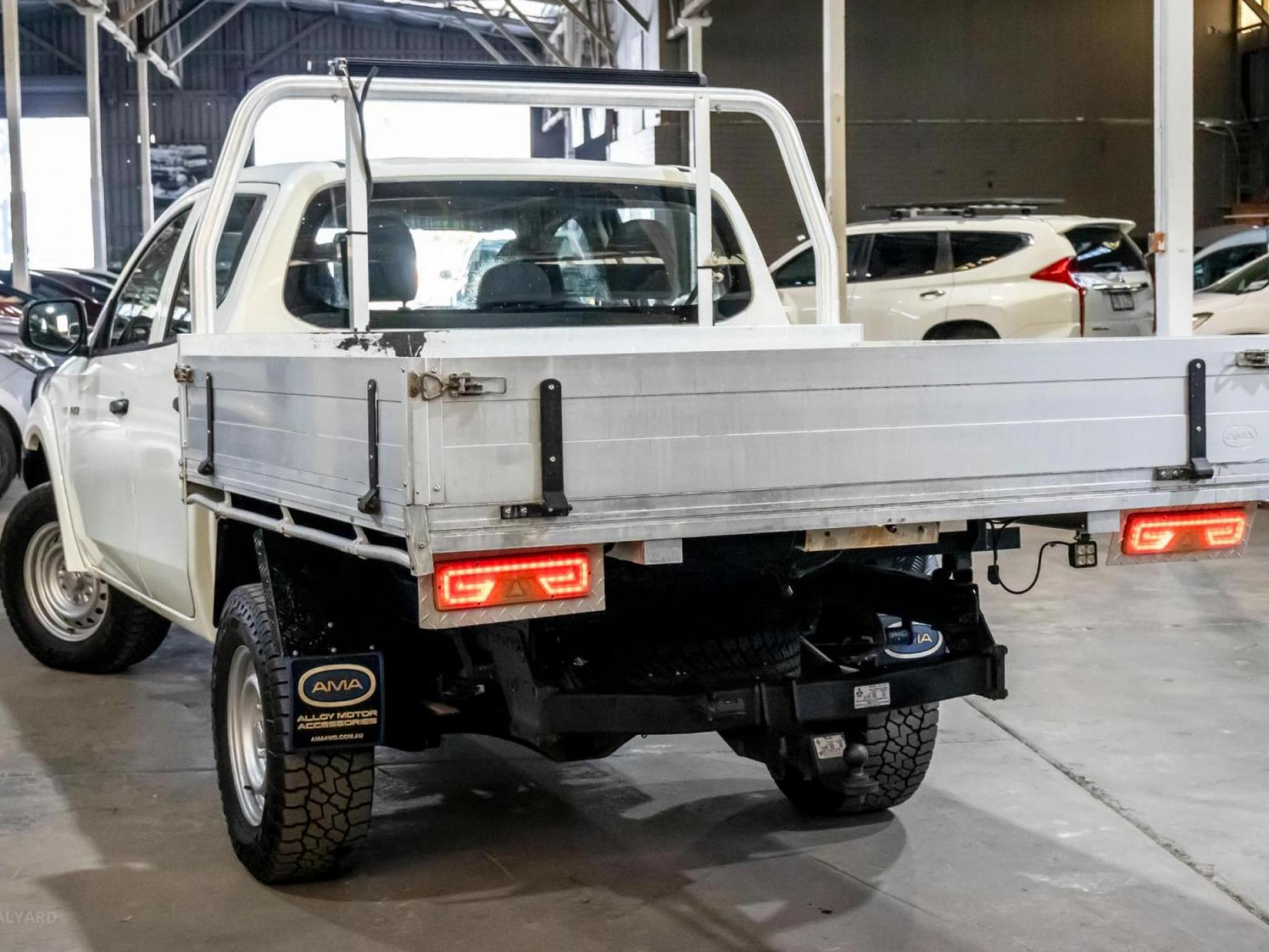 MITSUBISHI TRITON