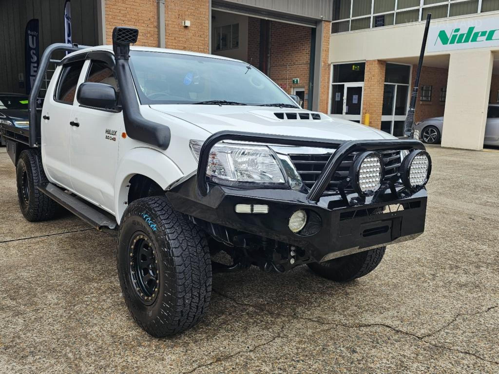 TOYOTA HILUX
