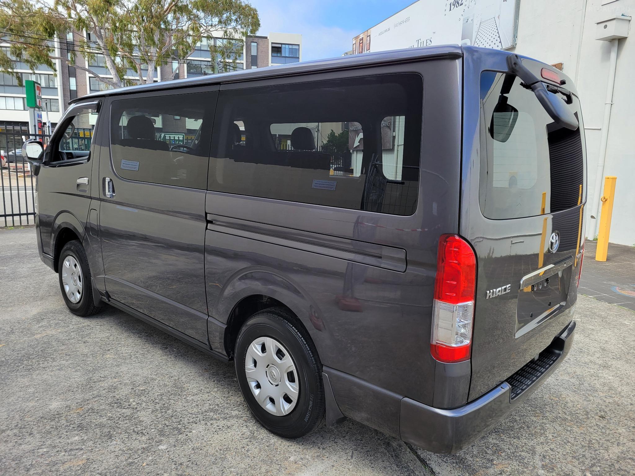 TOYOTA HIACE SUPER GL
