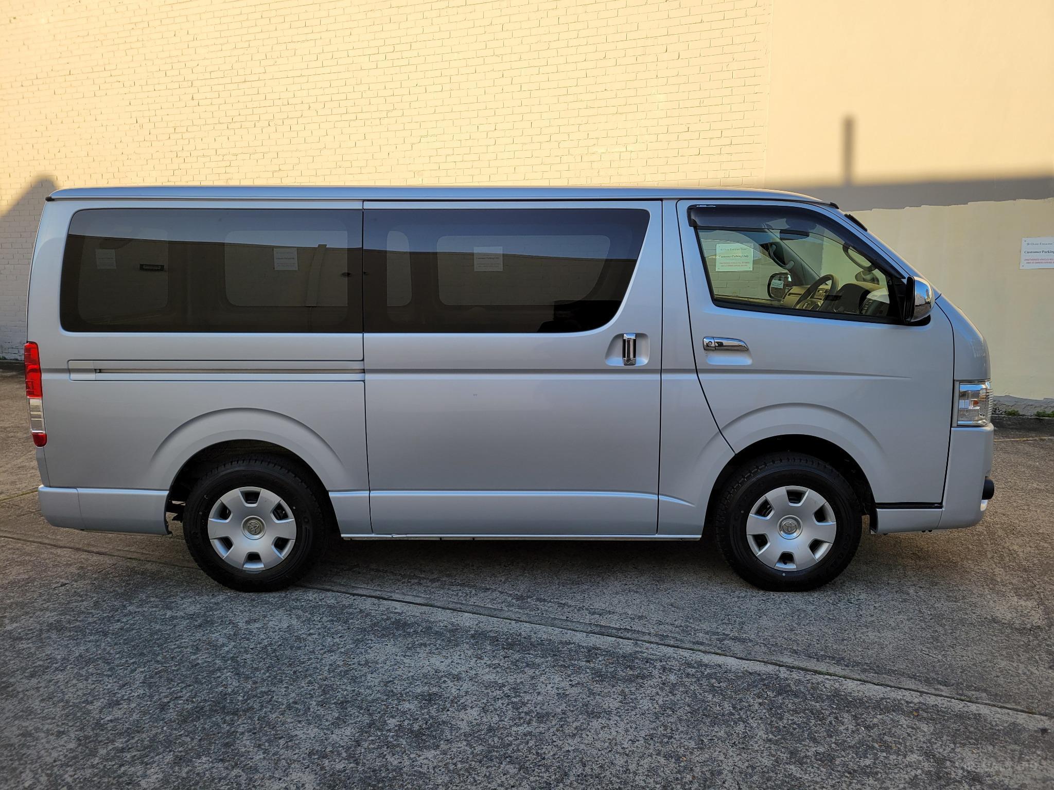 TOYOTA HIACE 4X4